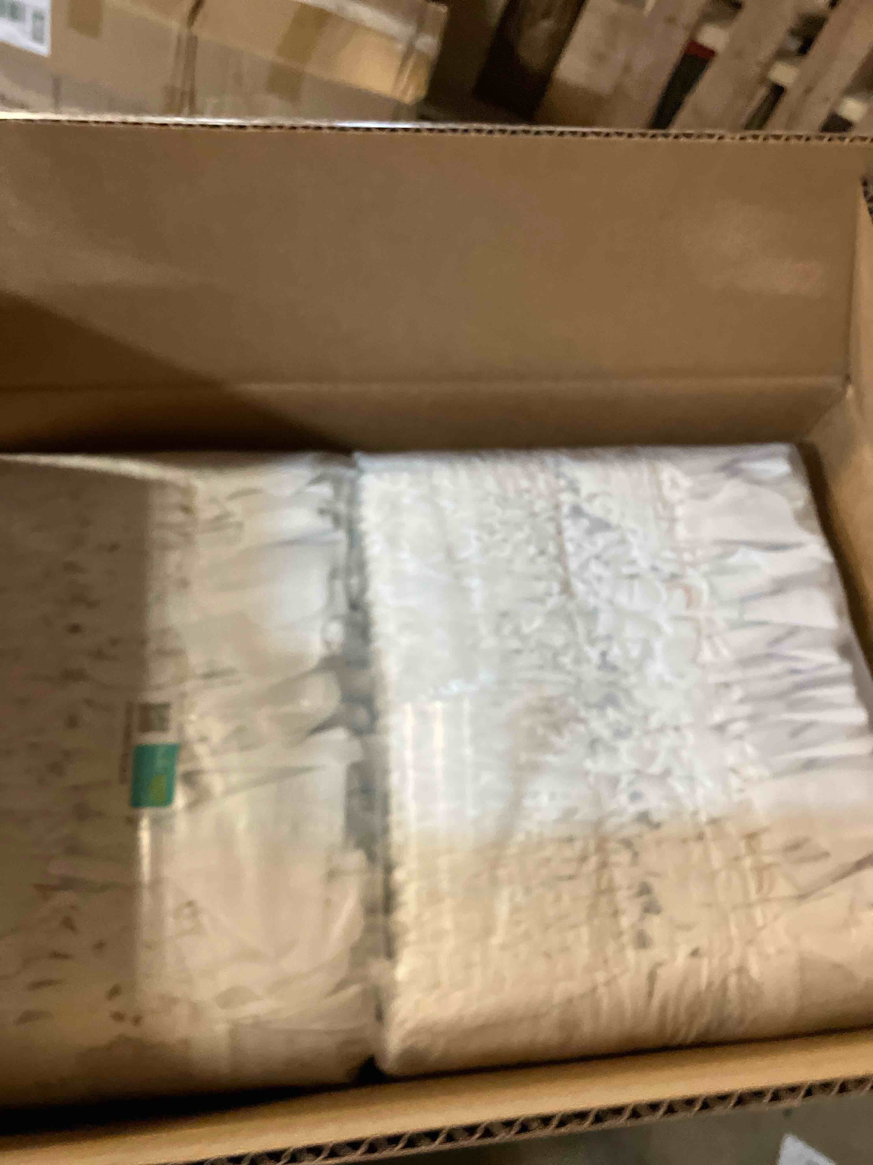 Condition photo showing New/Like New for Pampers Swaddlers Diapers, Size 5 (20-37 lbs), 132 Count, Absorbent, Keeps Baby Dry and Comfortable, Skin Safe Disposable Baby Diaper (Packaging May Vary) Size 5 132