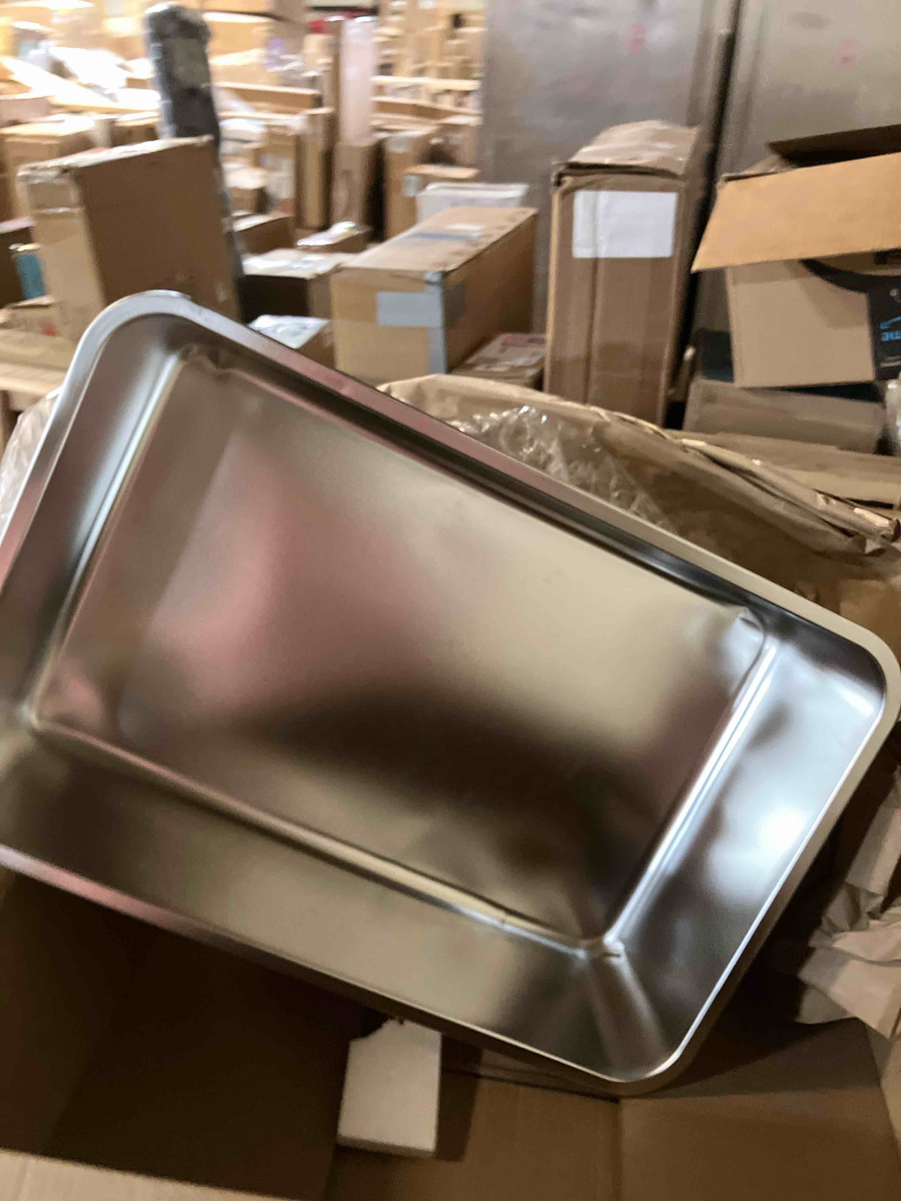 Condition photo showing Good Condition for IKITCHEN Stainless Steel Cat Litter Box, Large Metal Litter Pan for Cats, Kitty Litter Box Never Absorbs Odors, Low Side Entry Non Stick, Easy Clean 17.5 x 13.5 x 4 inches 17.5"L x 13.5"W 4" H