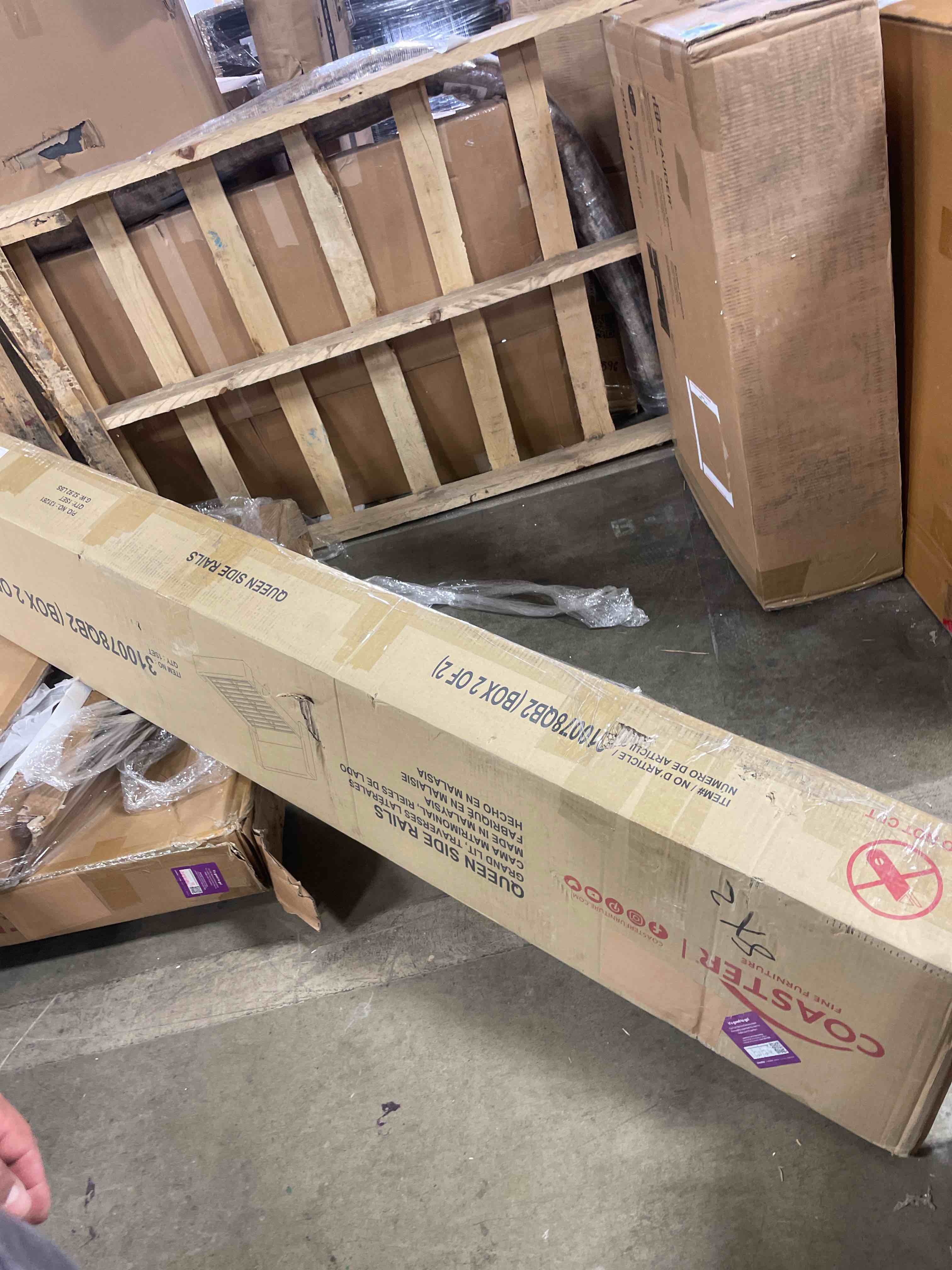 Condition photo showing Good Condition for Alamosa White Boucle Upholstered ( incomplete box 2 of 2 only)