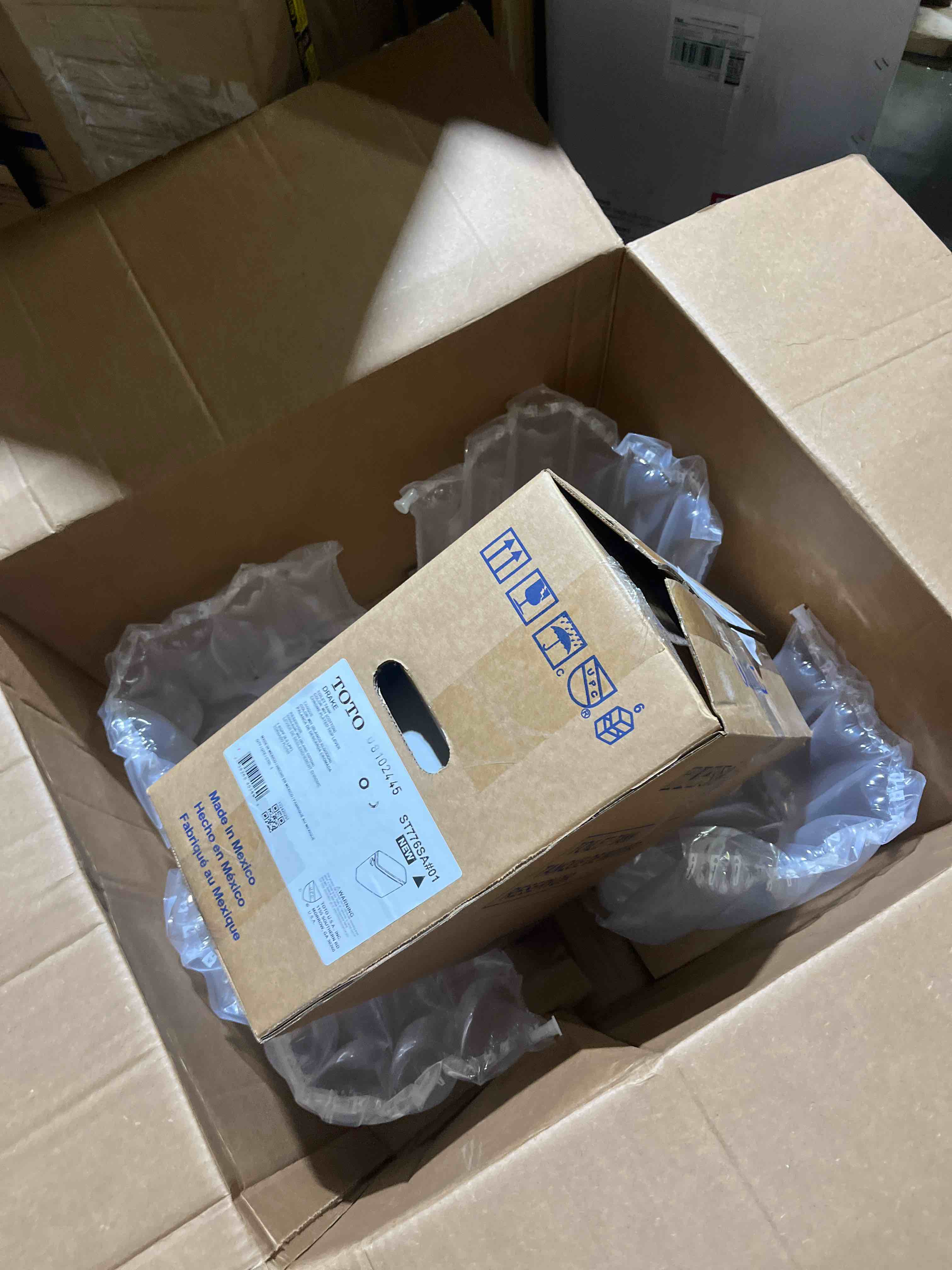 Condition photo showing New/Like New for toto drake 1.6 gpf toilet tank with washlet+ auto flush compatibility, cotton white - st776sa#01