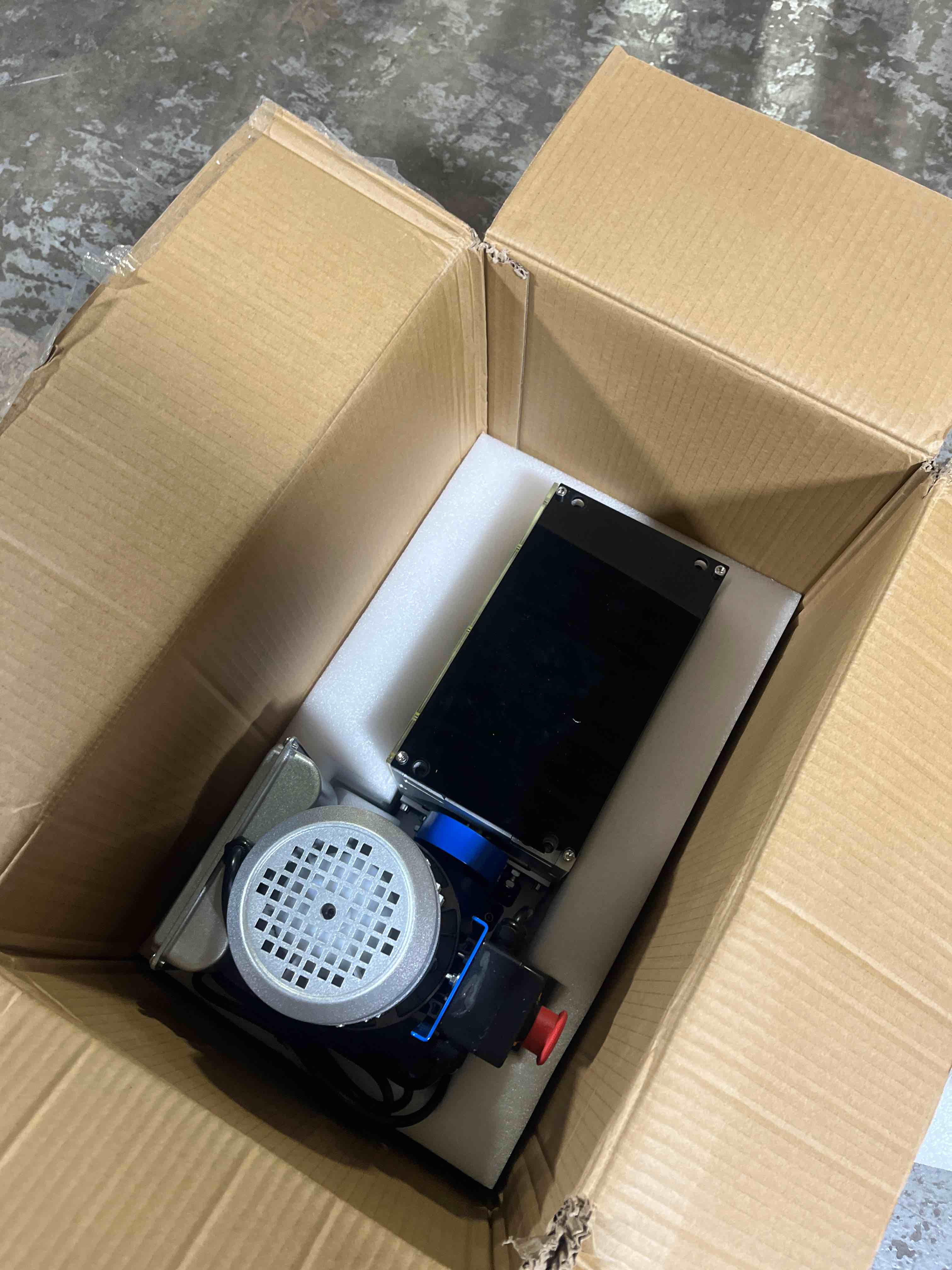 Condition photo showing New/Like New for vevor electric wire stripping machine, 370w 0.06" - 1.5" automatic motorized cable stripper w/ 75 feet/minute speed, 11 channels 10 blades strip machinery, scrap handling tool for recycling copper