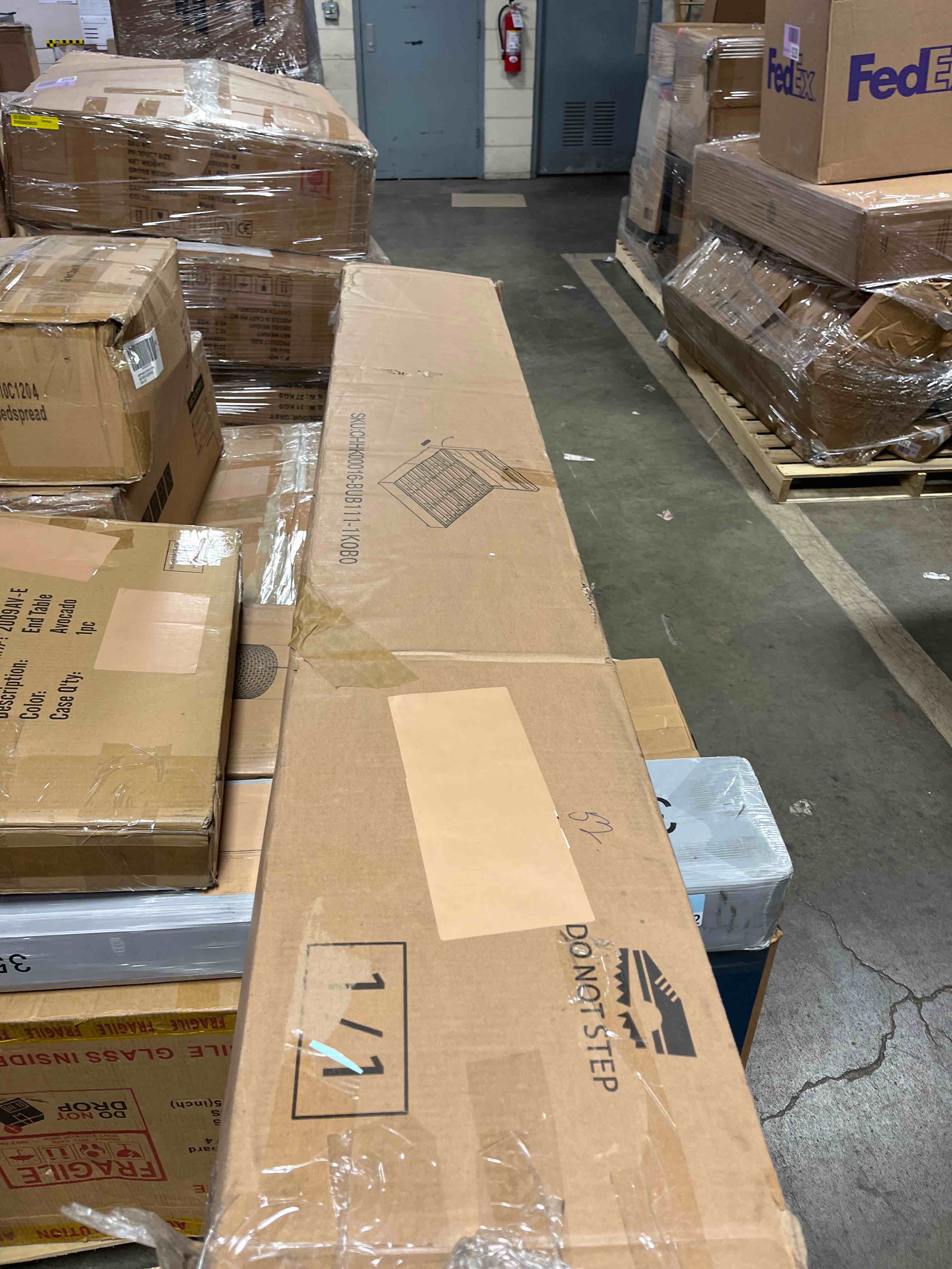 https://s3.amazonaws.com/lotting-images-prod/phillipi/TEA4208010_1778077241856.jpeg