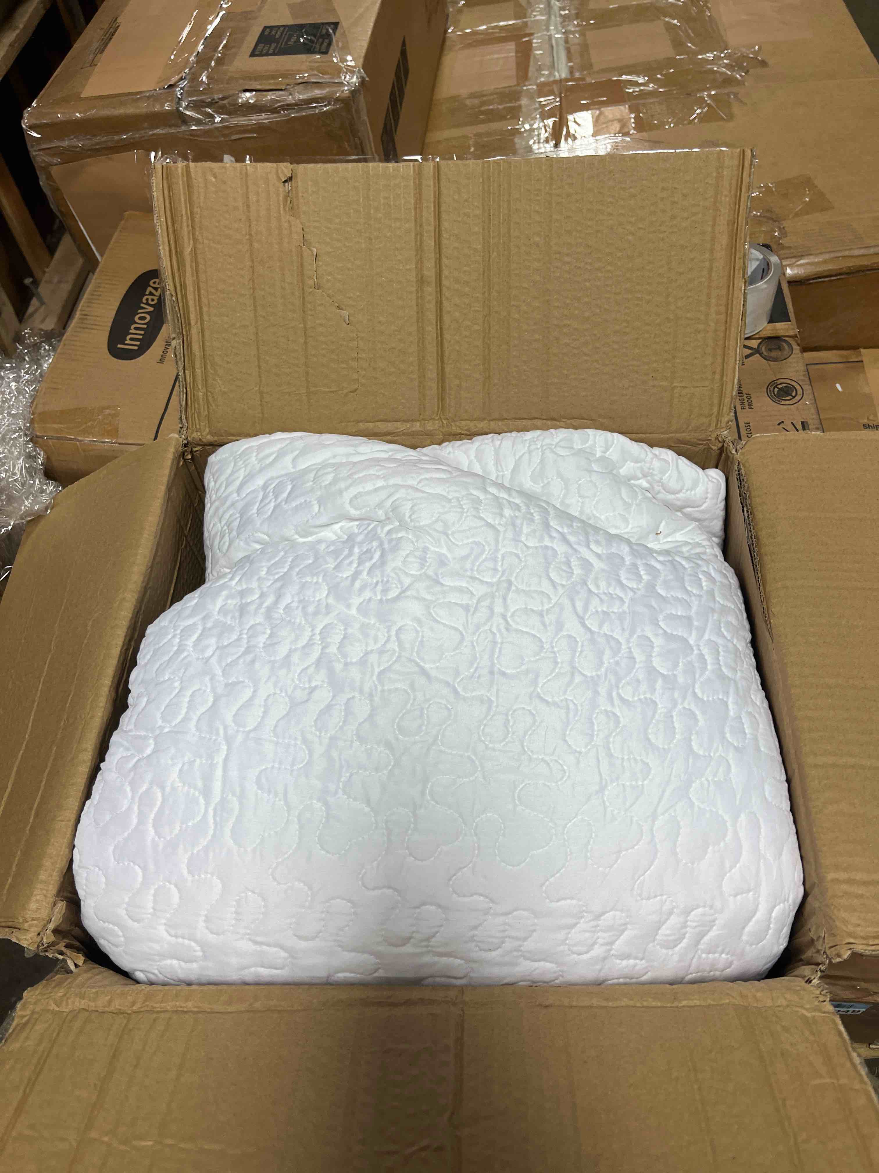 https://s3.amazonaws.com/lotting-images-prod/phillipi/TEA4208013_1778077849538.jpeg