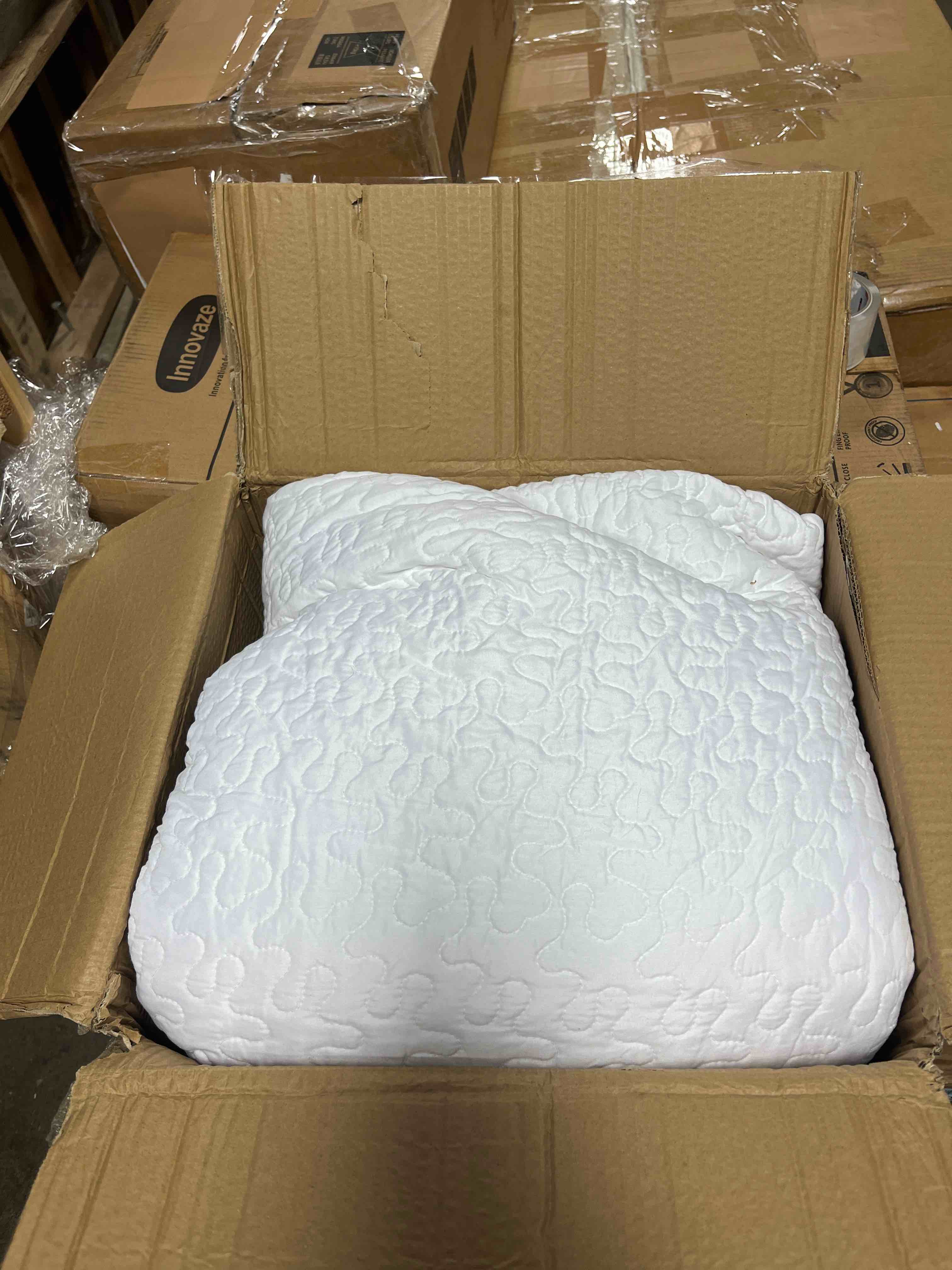 https://s3.amazonaws.com/lotting-images-prod/phillipi/TEA4208013_1778077850654.jpeg