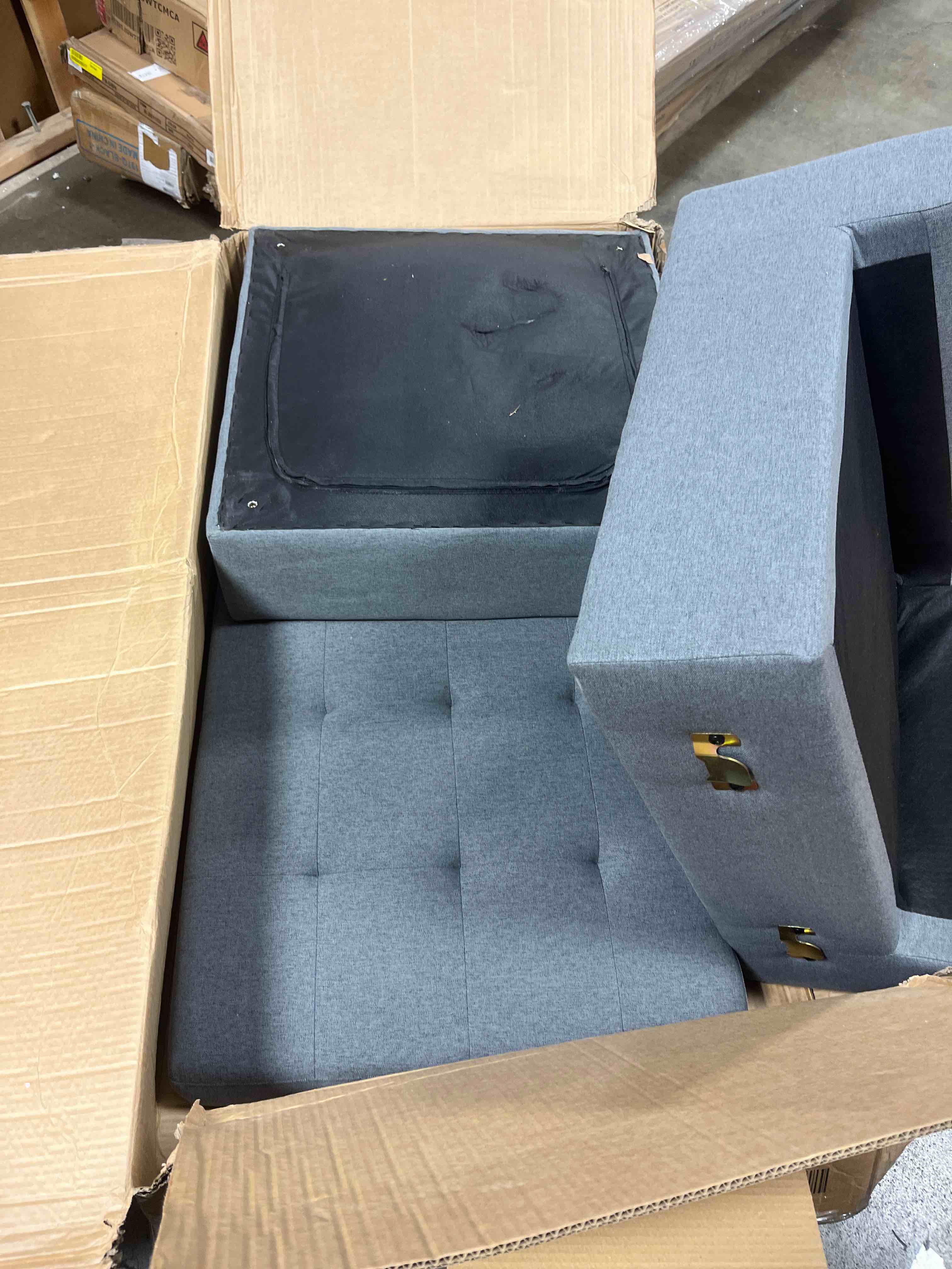 https://s3.amazonaws.com/lotting-images-prod/phillipi/TEA4208027_1778081516987.jpeg