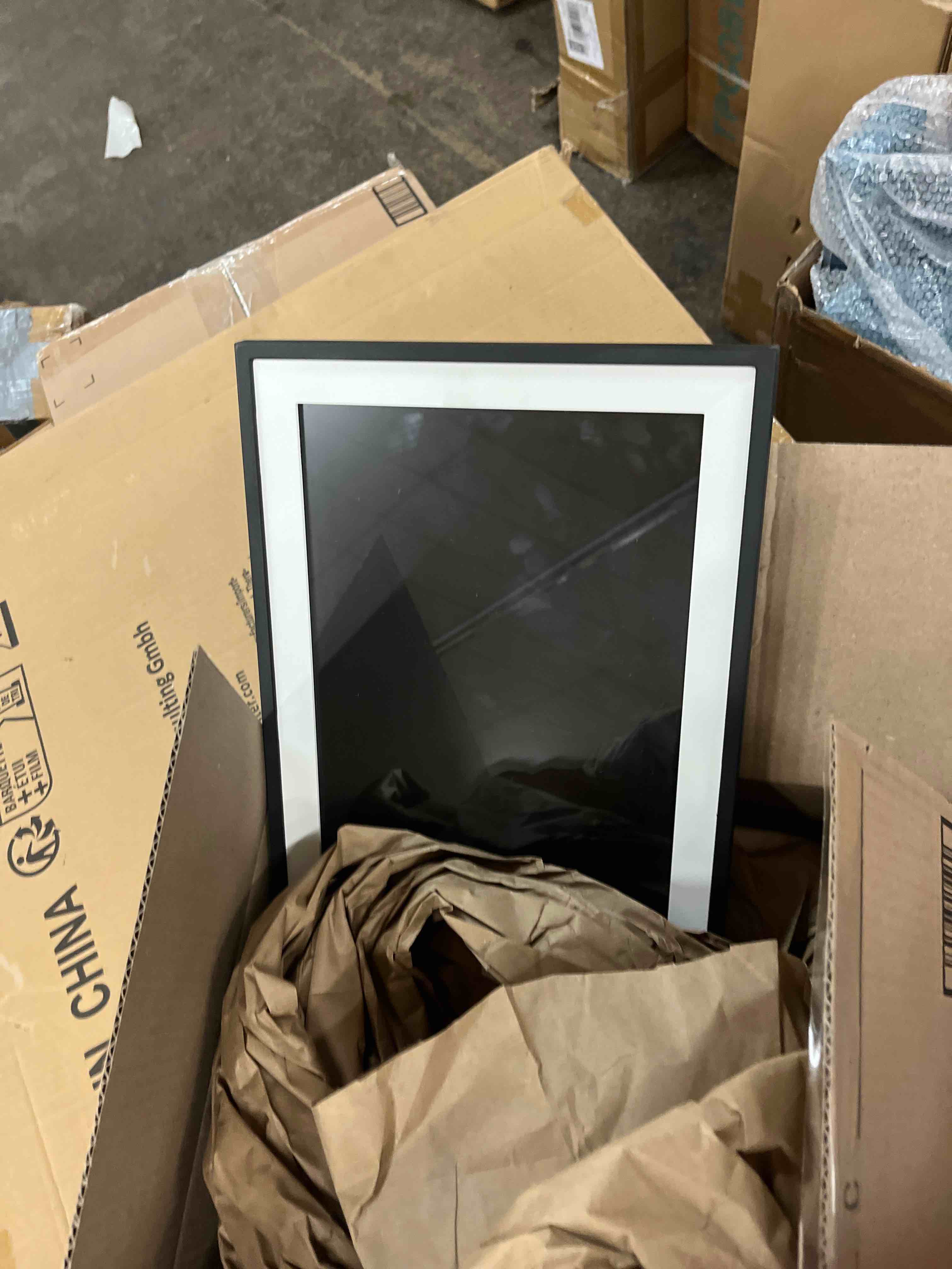 Condition photo showing Good Condition for frameo 10.1" digital picture frame, smart wifi digital photo frame with 1280x800 hd ips touch screen 32gb storage auto-rotate wall mounted, share photos/videos from phone anywhere(black&white)
