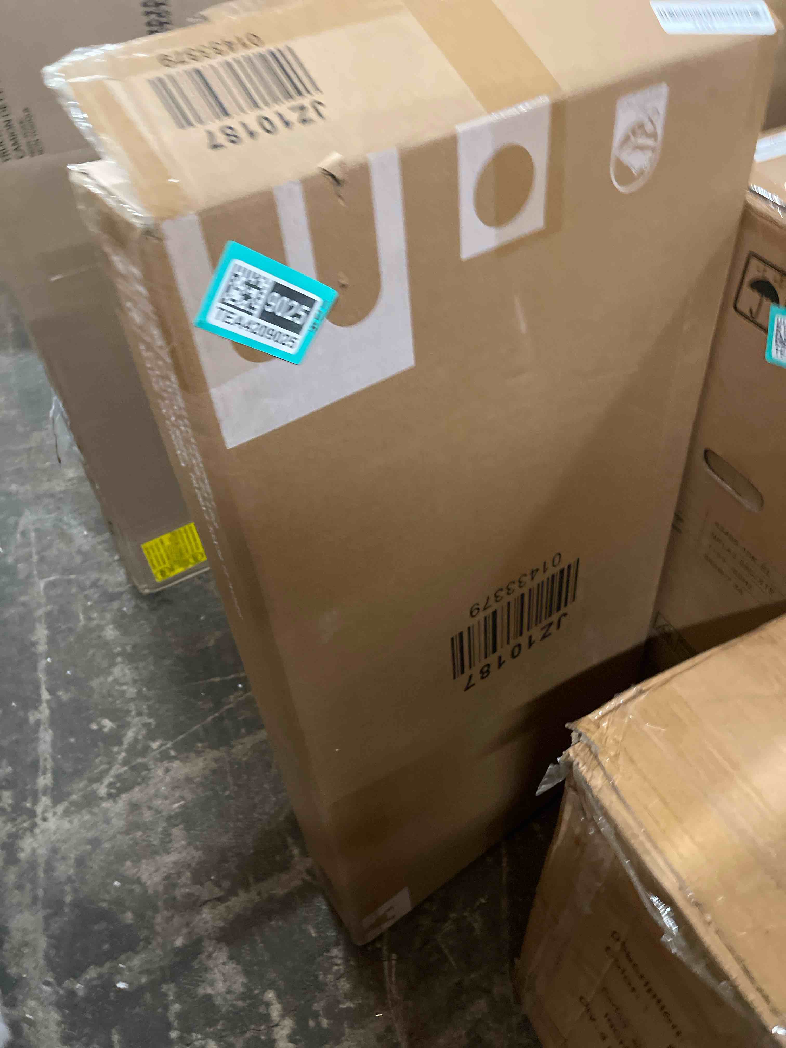 https://s3.amazonaws.com/lotting-images-prod/phillipi/TEA4209025_1781896916088.jpeg