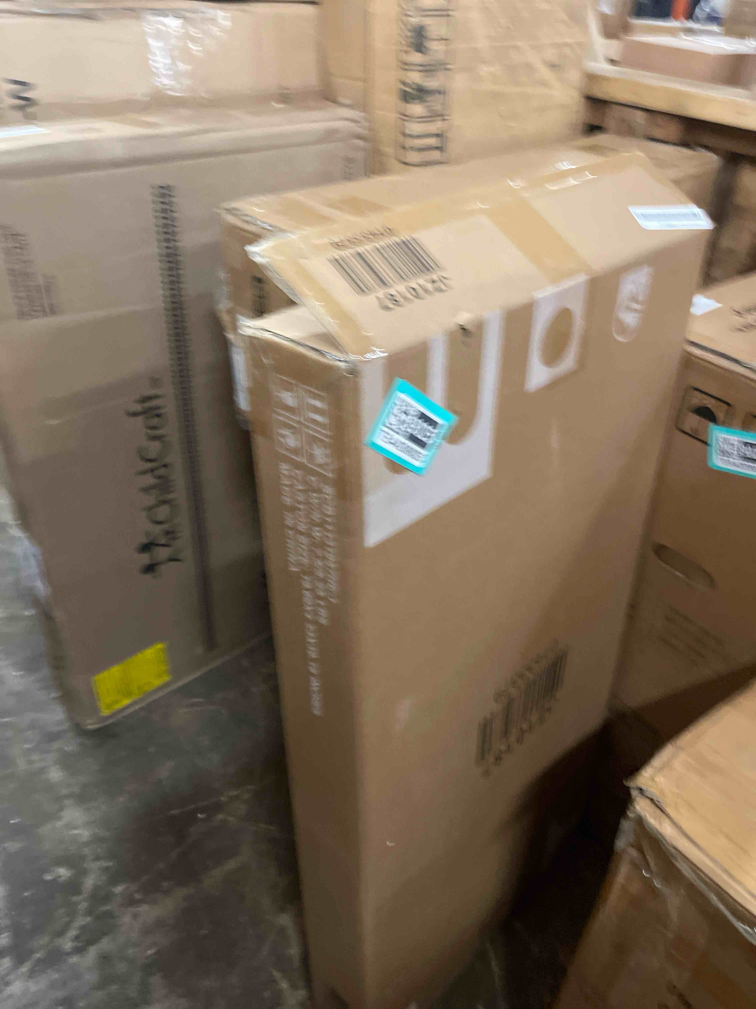https://s3.amazonaws.com/lotting-images-prod/phillipi/TEA4209025_1781896917298.jpeg