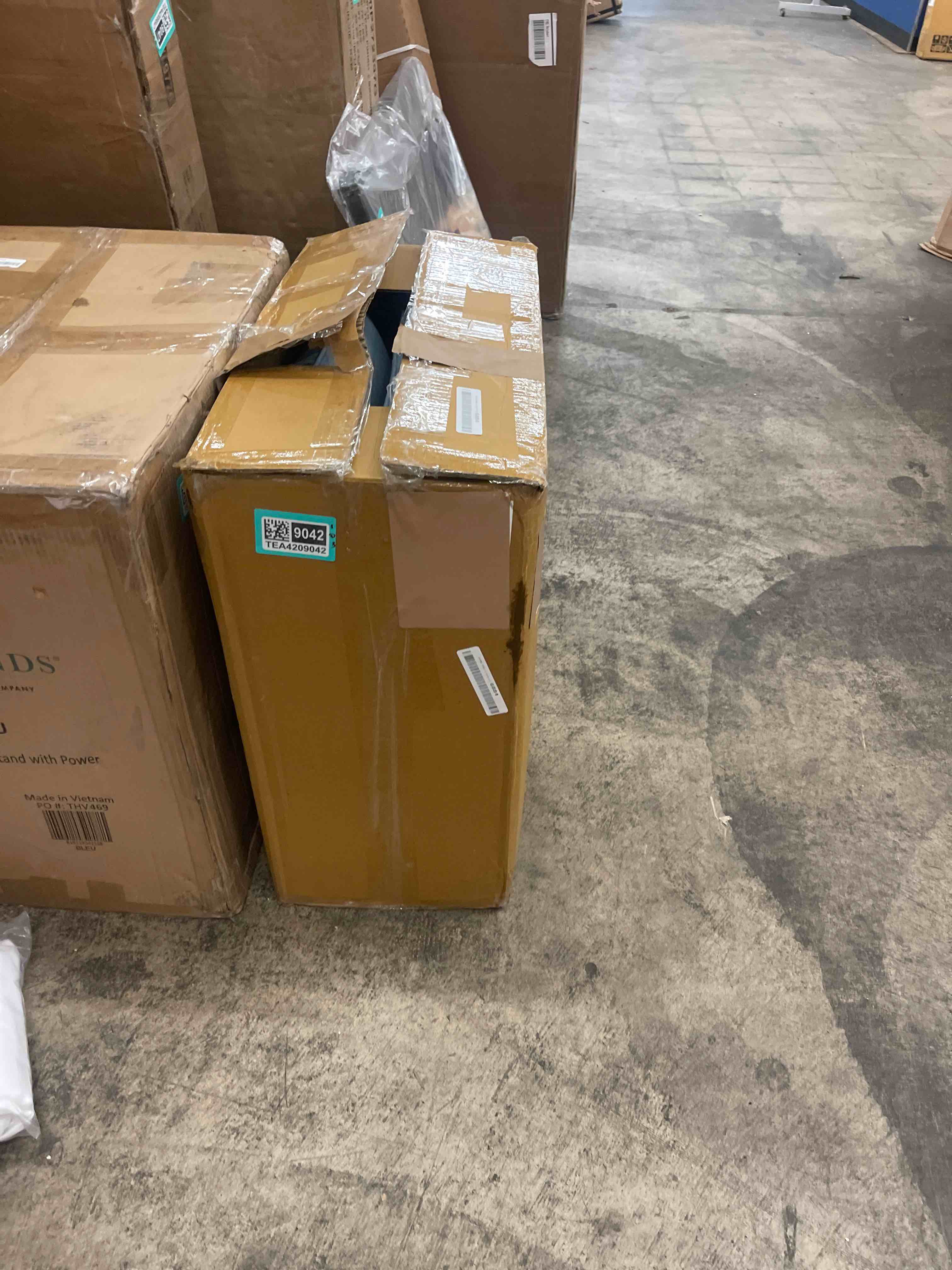 https://s3.amazonaws.com/lotting-images-prod/phillipi/TEA4209042_1781892573501.jpeg