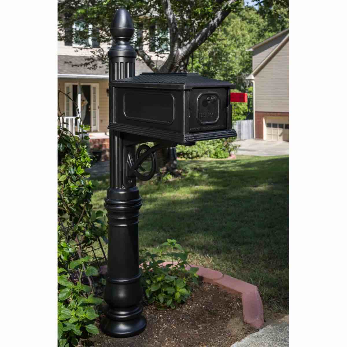 Condition photo showing New/Like New for stratford plastic mailbox and post combo kit