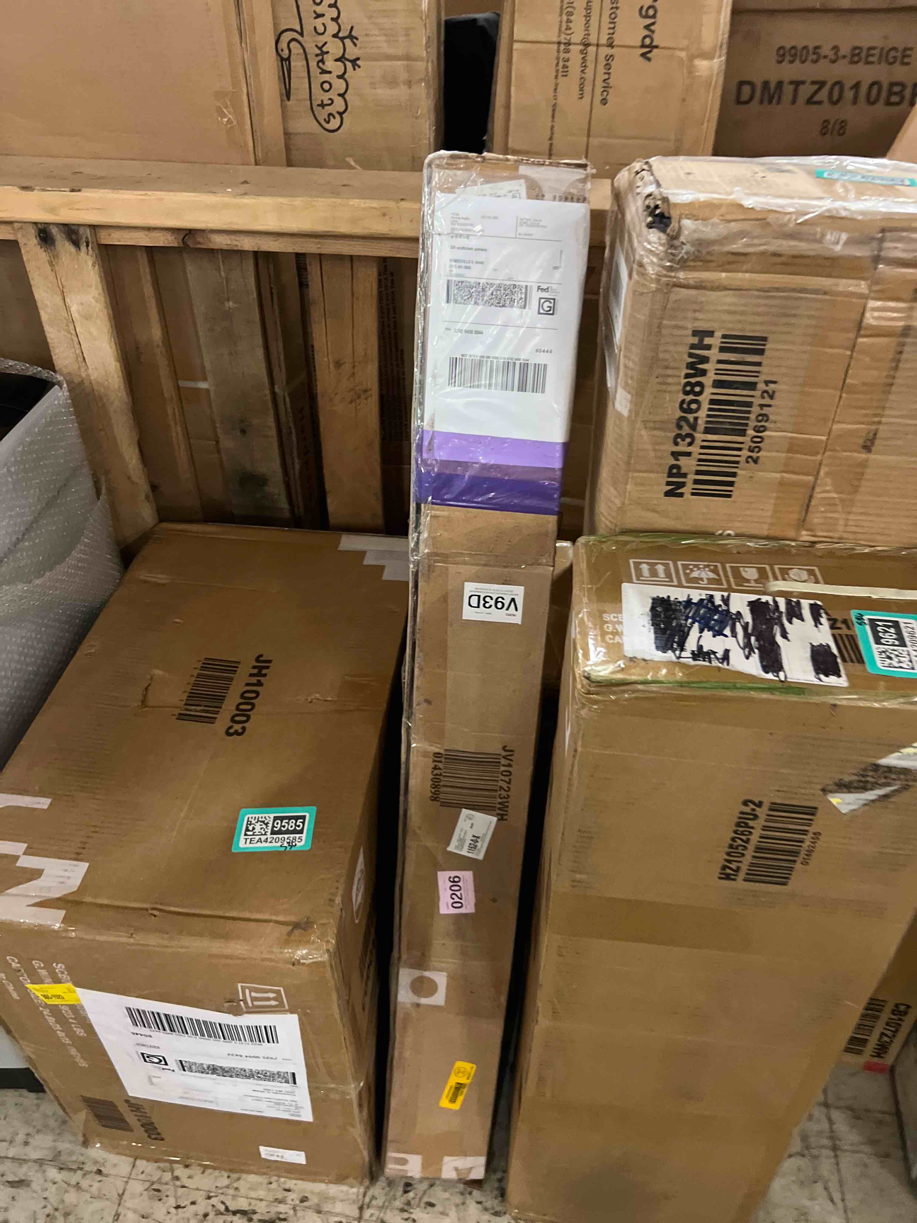 Condition photo showing New/Like New for costway 3-panel folding room divider with lockable wheels
