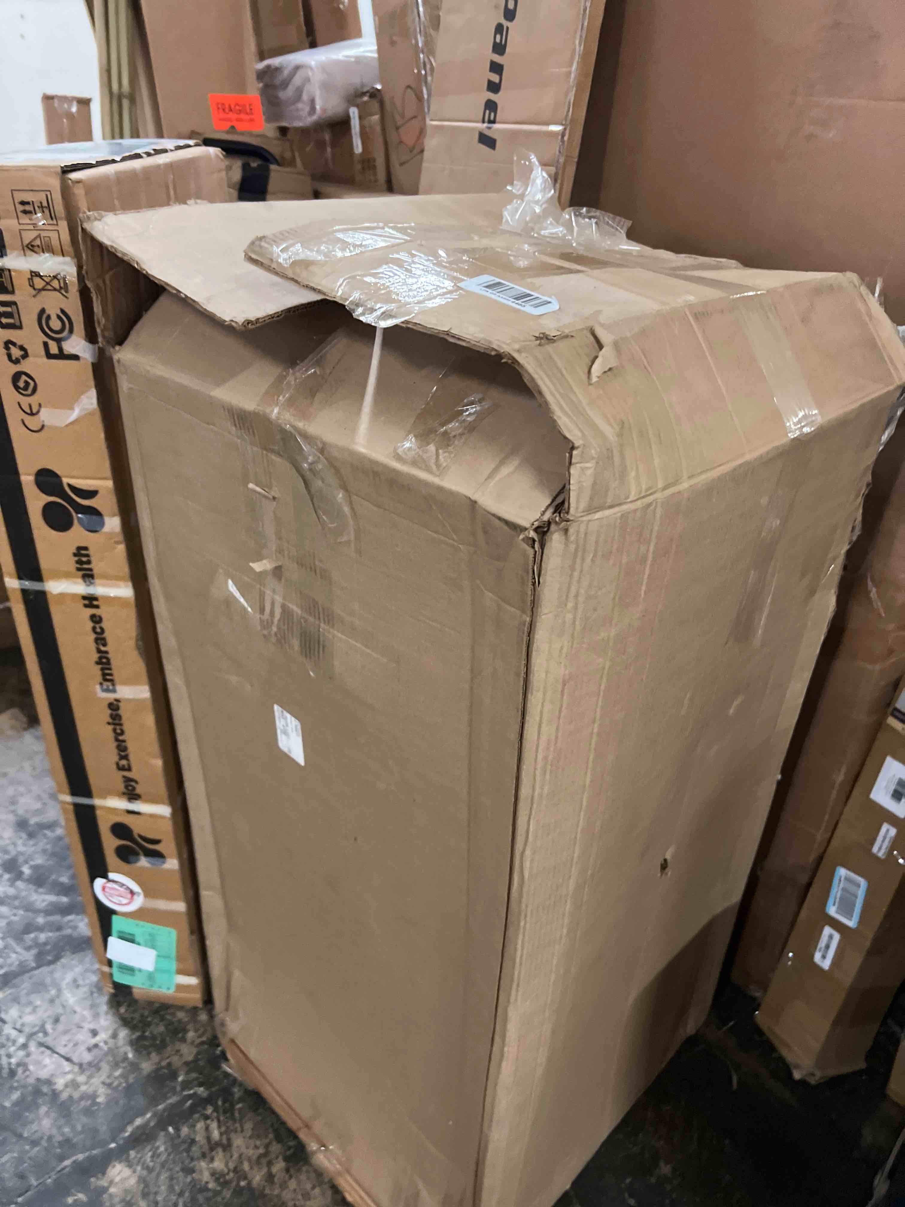 Condition photo showing New/Like New for flash furniture hercules series trapezoidal back stacking banquet chair in black vinyl - black frame set of 4