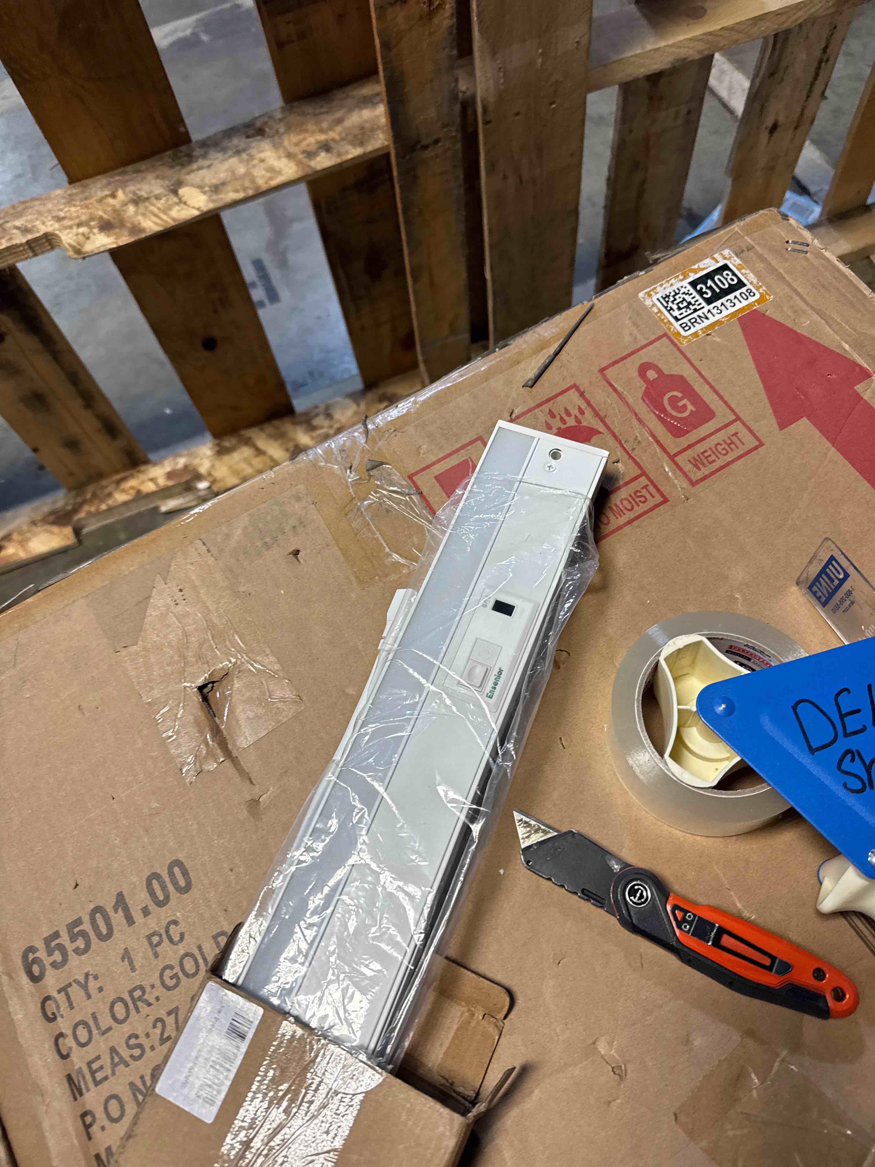 Condition photo showing New/Like New for Ensenior 24 Inch Hand Wave Motion Sensor LED Under Cabinet Lighting with Hardwired or Plug-in Installation, Dimmable Under Counter Lights with 2.4G Wireless Control for Kitchen, 5CCT, 120V, 14W 930LM 1 Pack 24 Inch