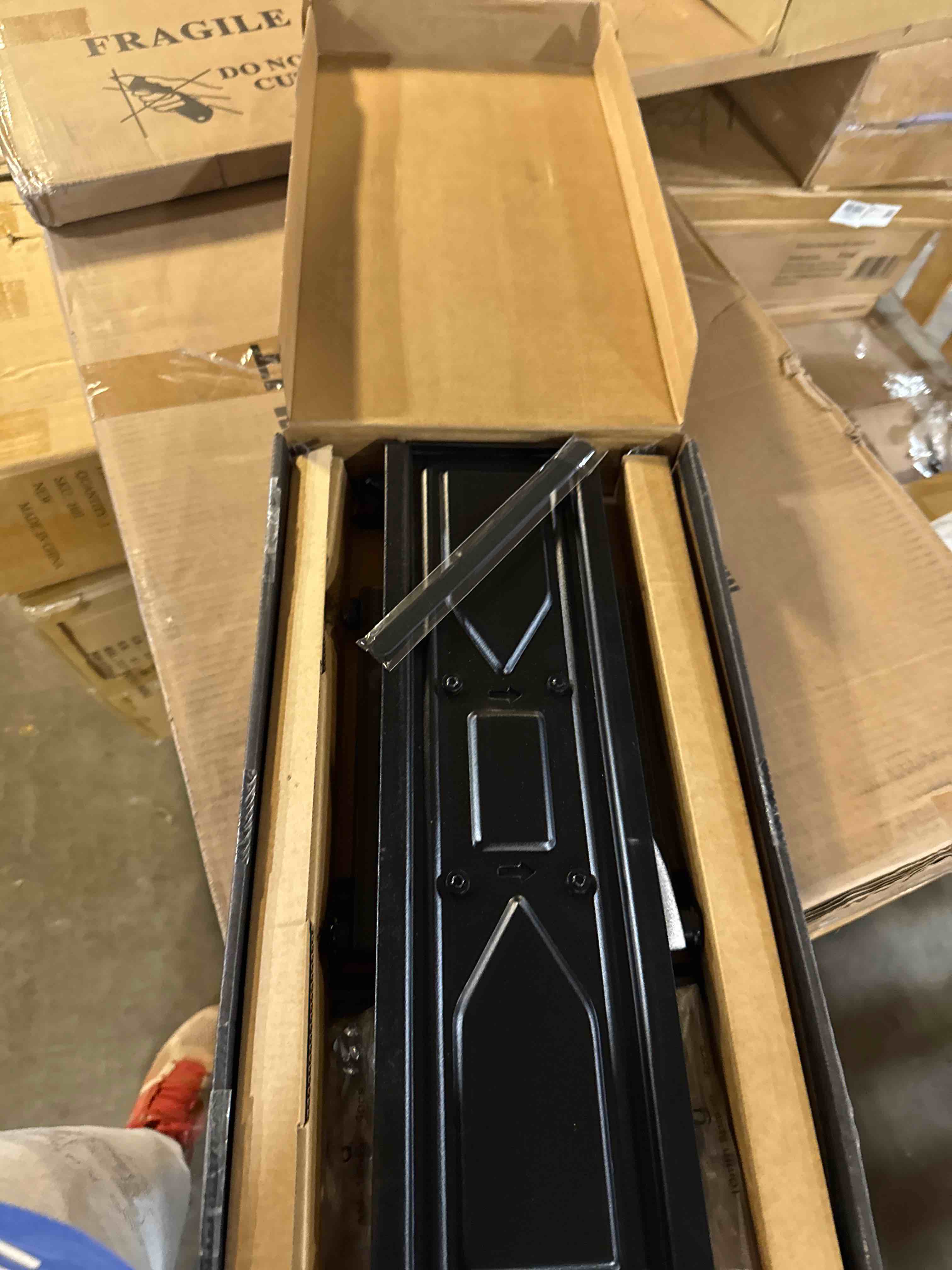 Condition photo showing Good Condition for USX MOUNT Swivel TV Wall Mount for 26-60 Inch TVs up to 80 lbs, Single Articulating Arm, Full Motion TV Wall Mount Bracket with Swivel and Tilt, Max VESA 400x400mm 26-60" Full Motion TV mount