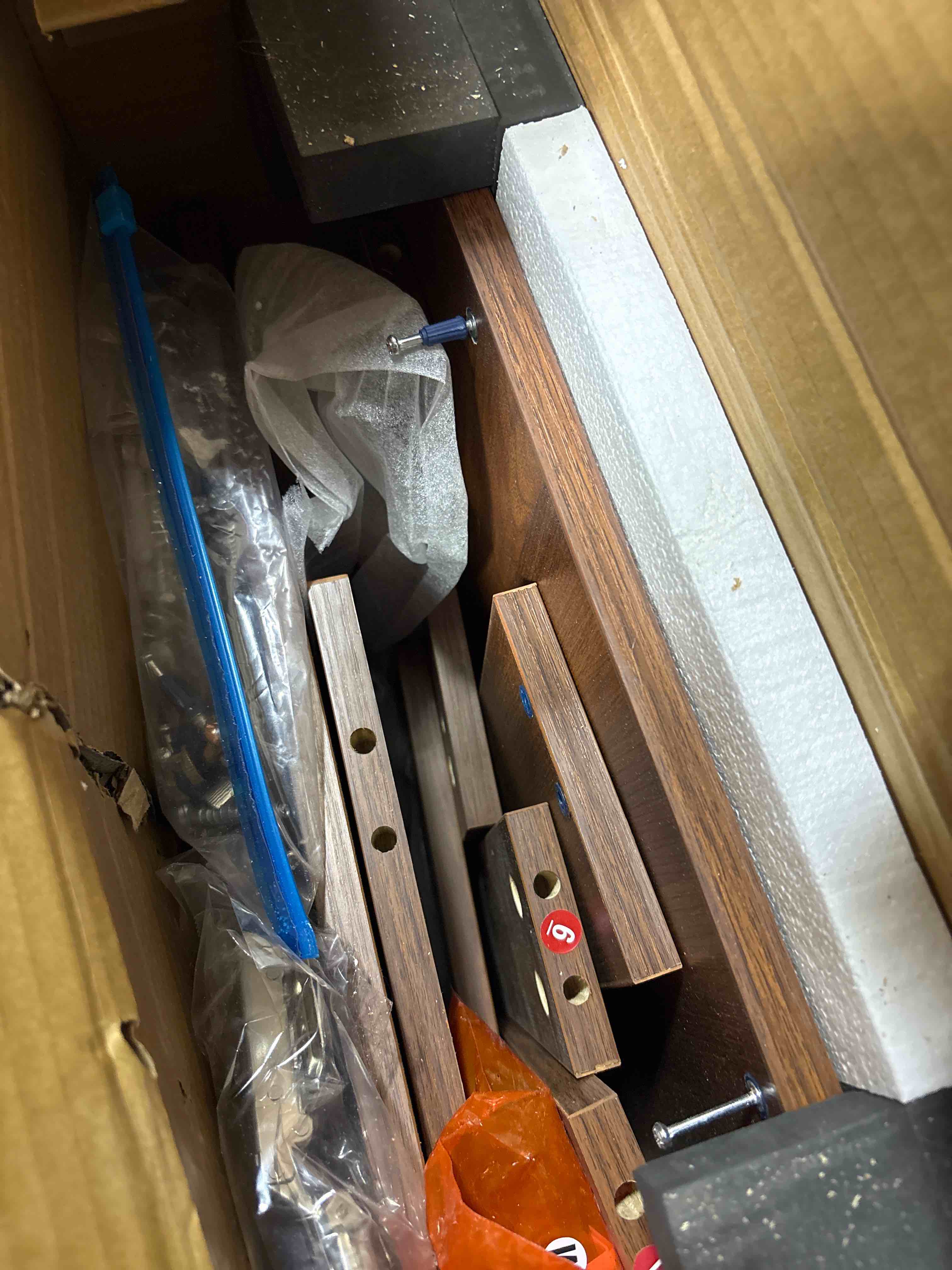 Condition photo showing Good Condition for 31.5 Inches Floating Single Small Bathroom Vanity With Sink