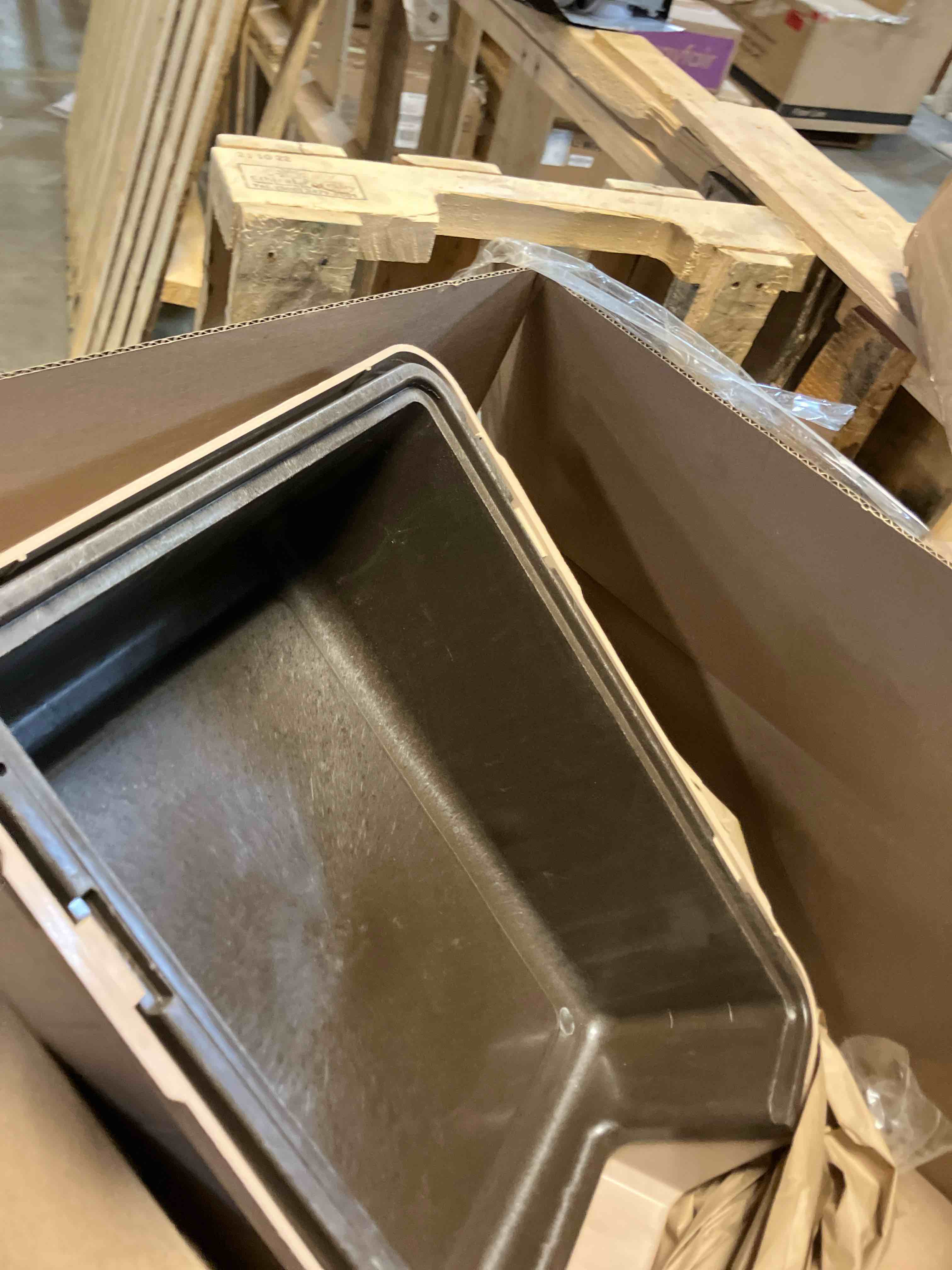 Condition photo showing Good Condition for Petmate Aspen Pet Outdoor Dog House, Extra Small, For Pets Up to 15 Pounds, Made in USA Up to 15 lbs Petbarn