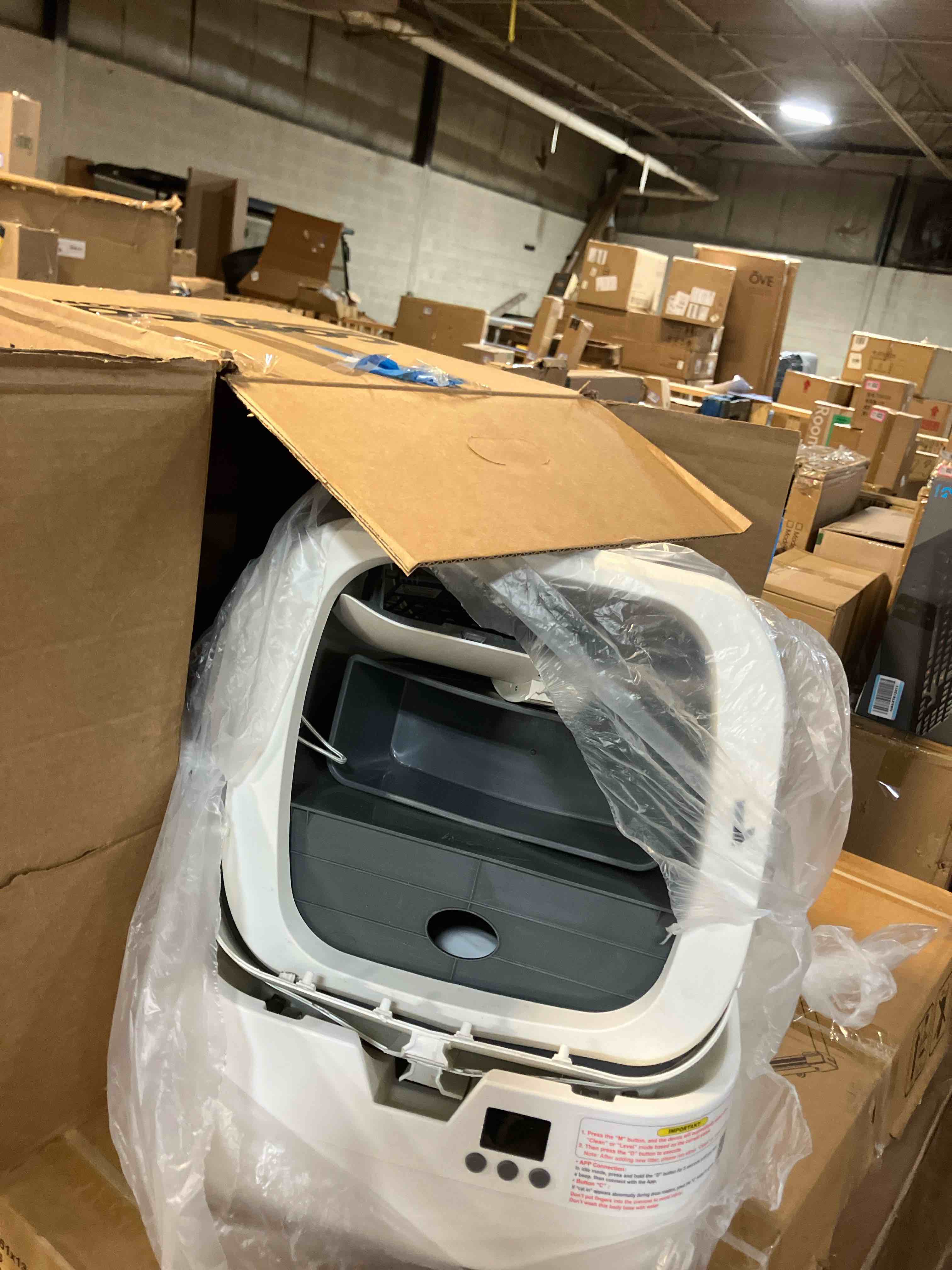 Condition photo showing Good Condition for Automatic Cat Litter Box Self Cleaning - APP Control and Weight Monitoring - Ultra-Quiet, Suitable for Medium Cats and Kittens, Safe Anti-Pinch Litter Box (Assembly Required) - White