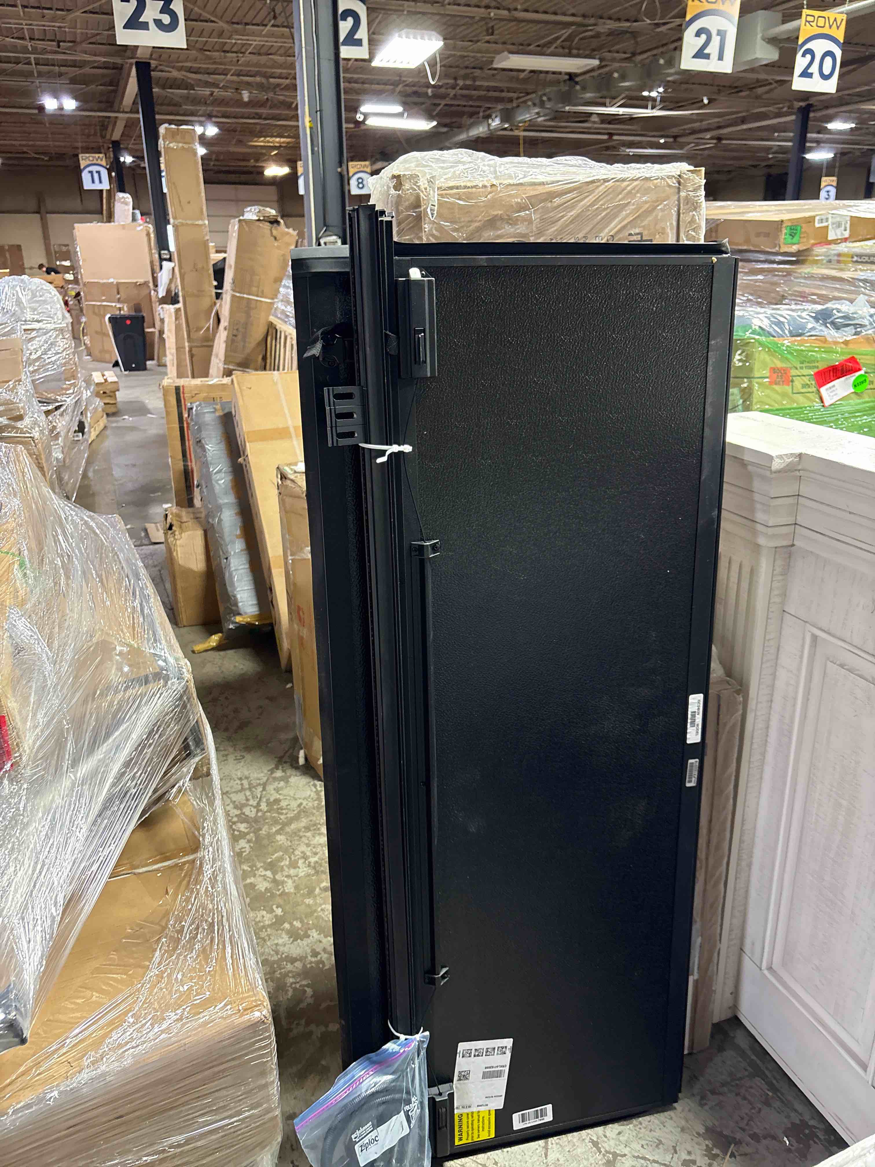 Condition photo showing Good Condition for Gator EFX Hard Tri-Fold Truck Bed Tonneau Cover | GC24029 | Fits 2021 - 2025 Ford F-150 (Incl. Raptor/Lightning) 5' 7" Bed (67.1") Hard Tri-Fold 5' 7" Bed