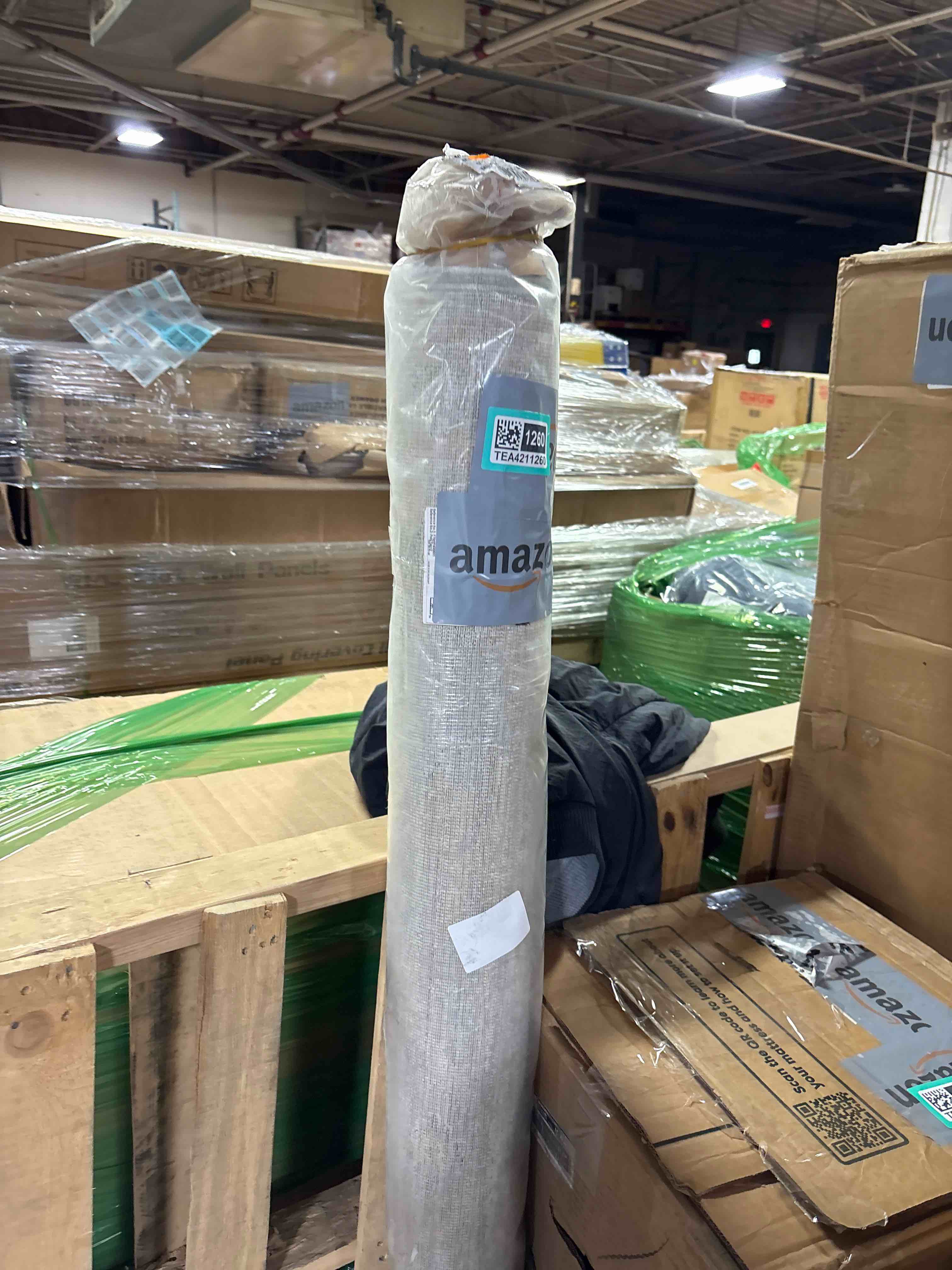 Condition photo showing New/Like New for Loloi x Magnolia Home by Joanna Gaines Millie MIE-04 Collection Area Rug, Slate / Multi, 5'-3" x 7'-6" Slate / Multi 5'-3" x 7'-6" Rug