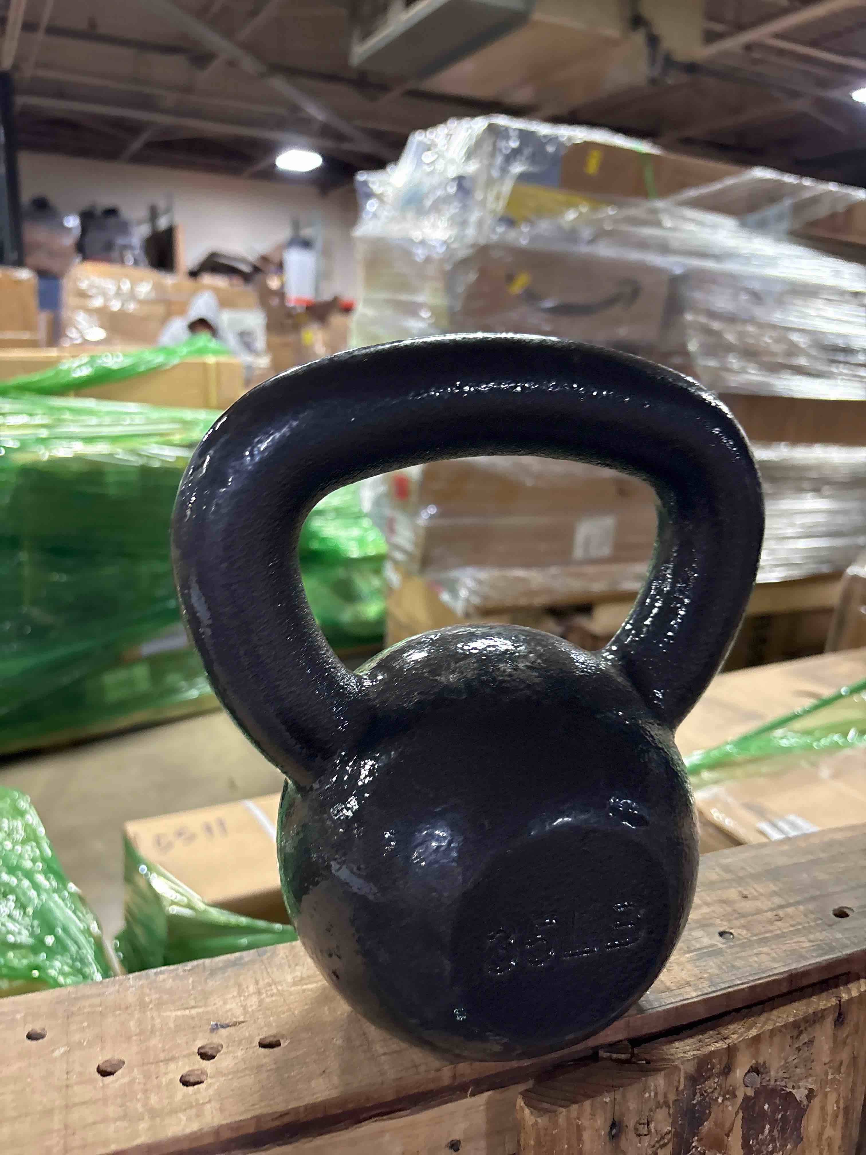 Condition photo showing New/Like New for Amazon Basics Cast Iron Kettlebell