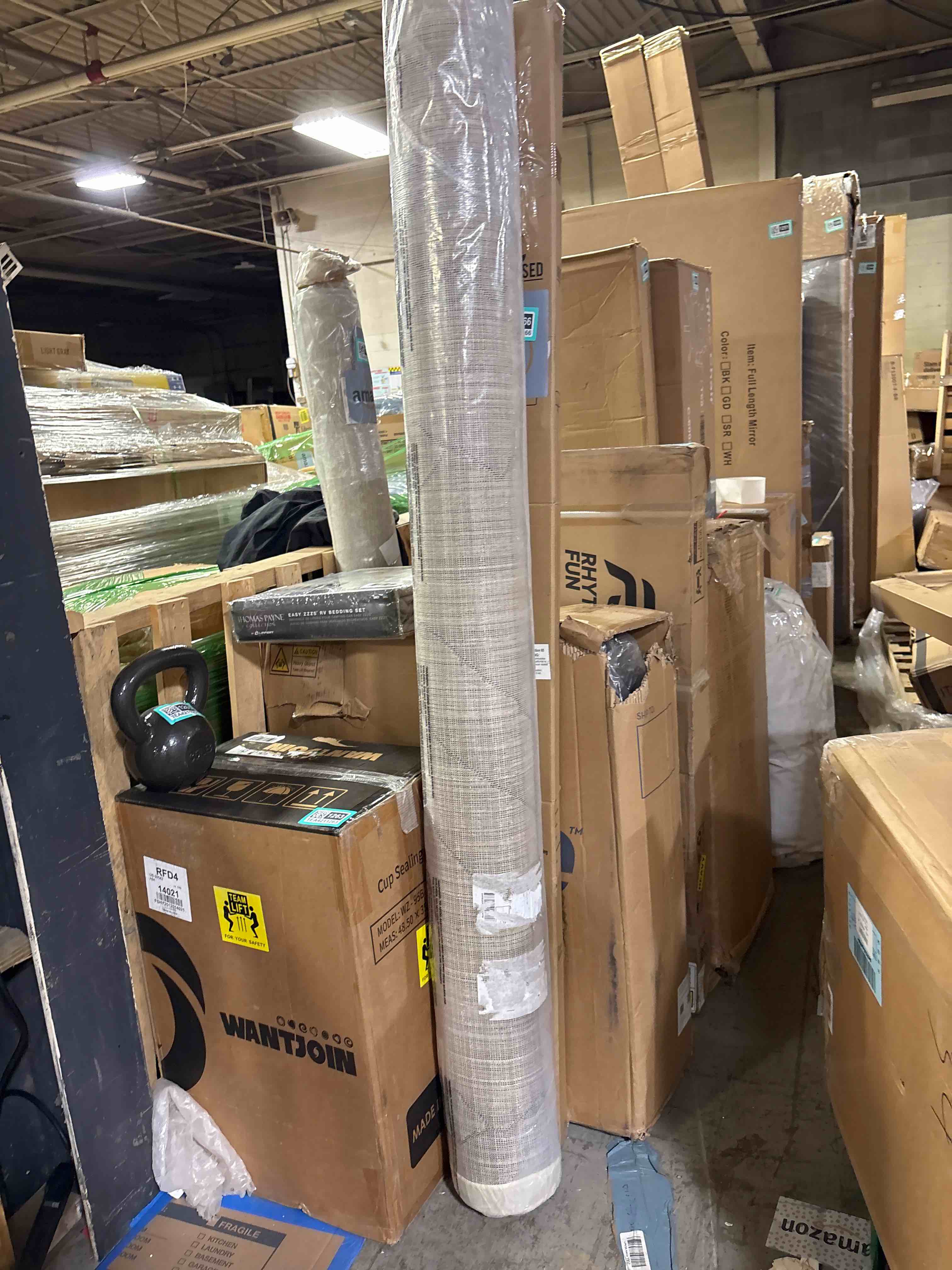 Condition photo showing New/Like New for Loloi II Darby Sand / Charcoal 6 -7  x 9 -3  Area Rug