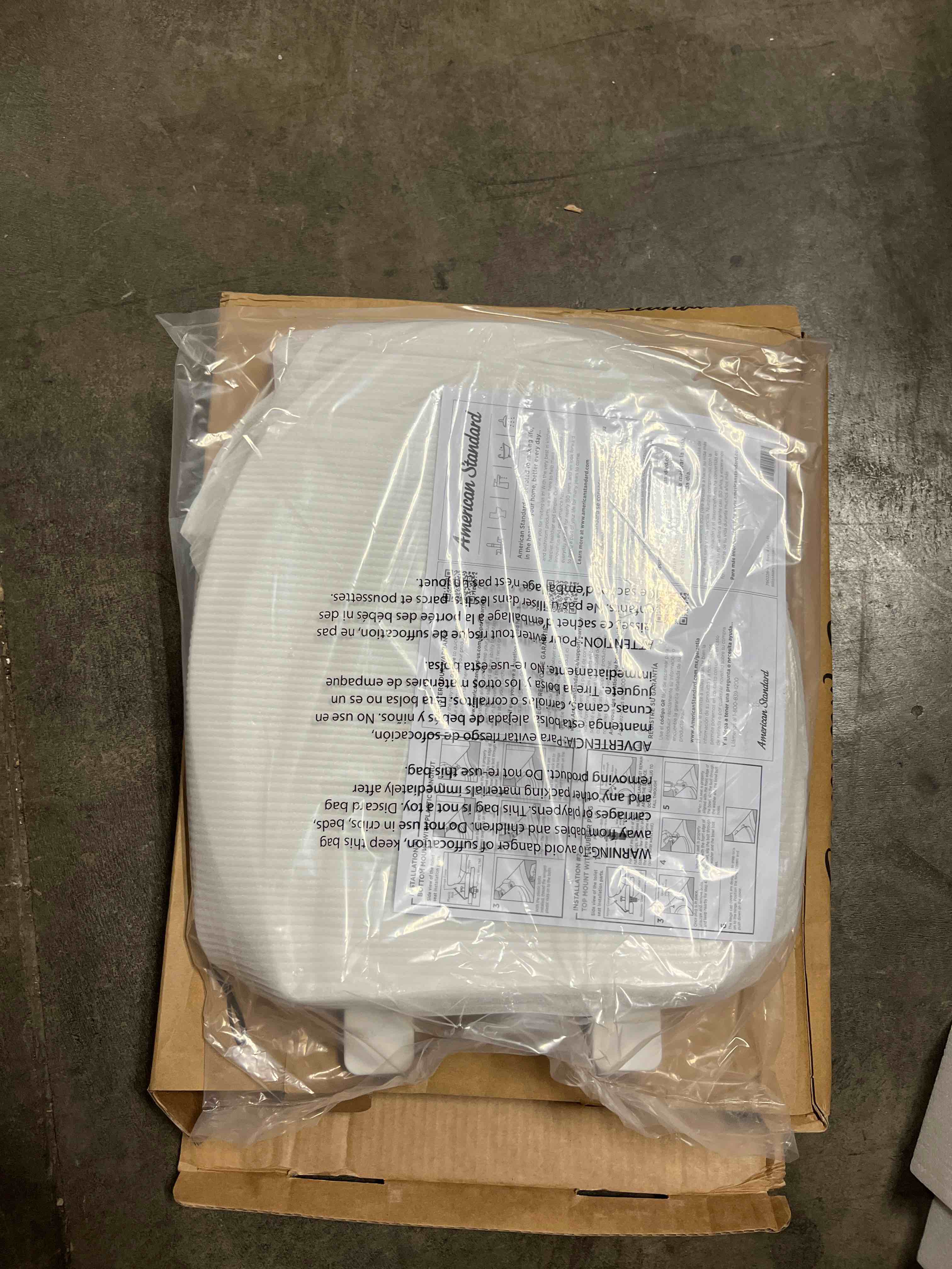 Condition photo showing New/Like New for American Standard 5503B00B.020 Transitional Slow-Close Round Front Toilet Seat, White Modern