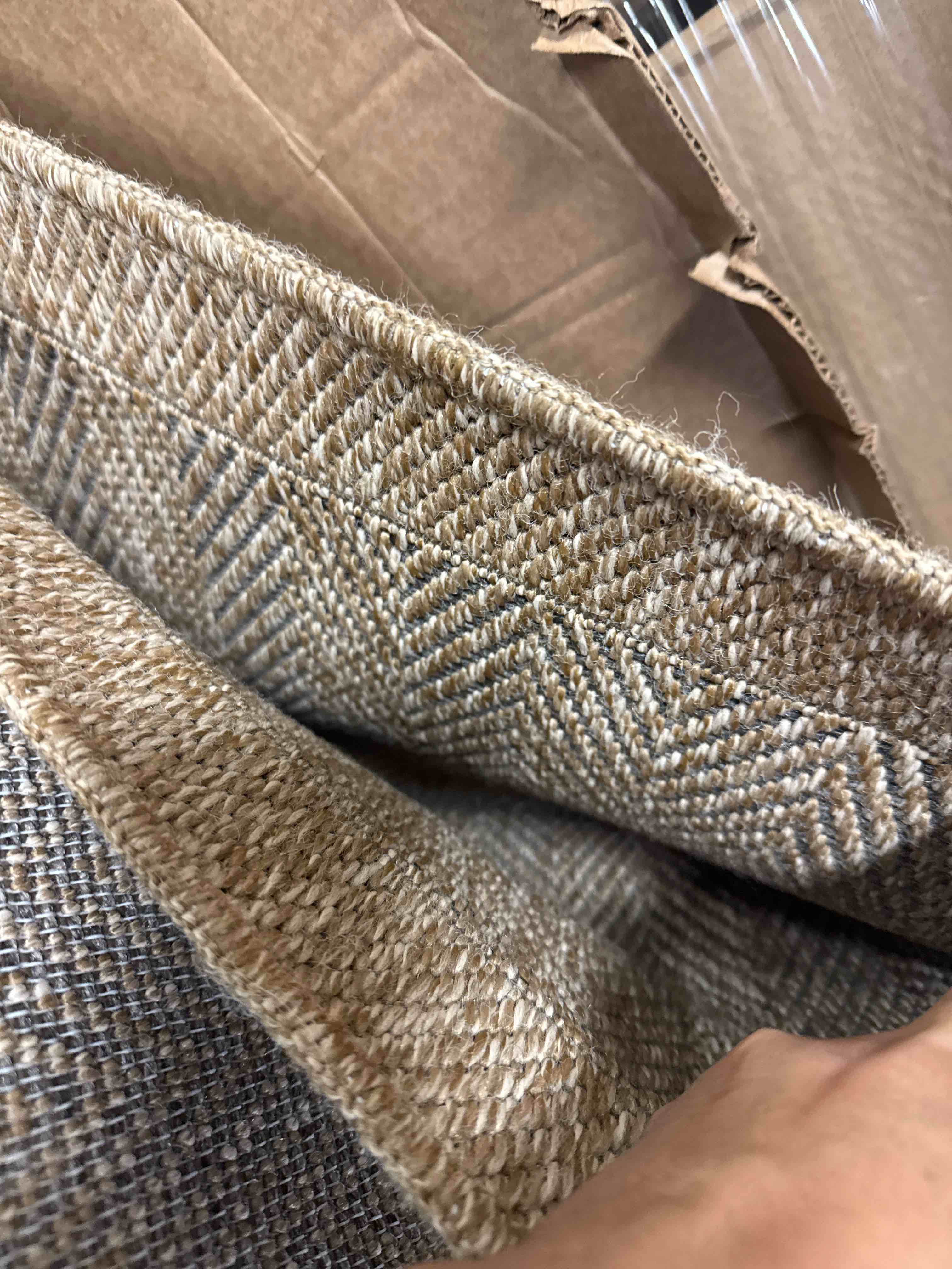 Condition photo showing New/Like New for easy jute natural 8 ft. x 10 ft. stripes indoor outdoor area rug