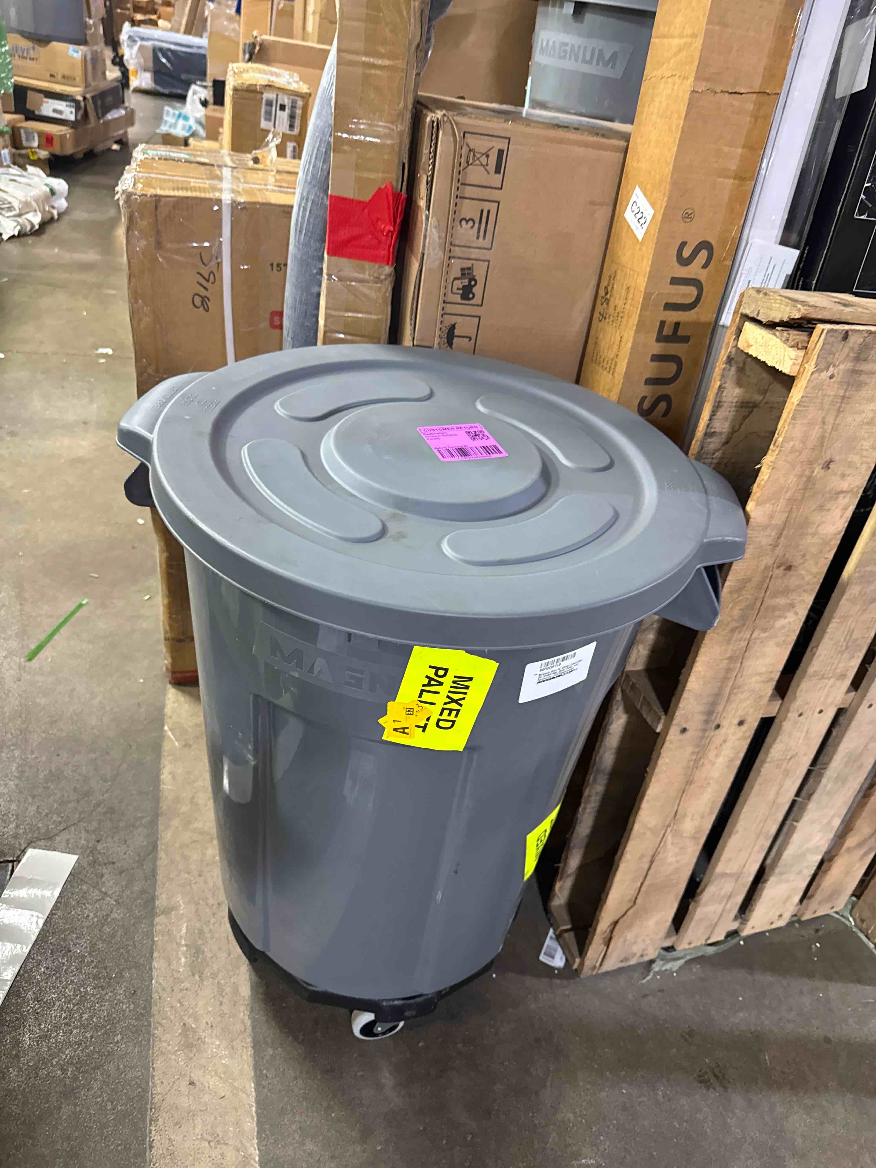 Condition photo showing Good Condition for magnum gray 32 gallon trash can set (trash can, quiet dolly, and reinforced lid), construction grade, jobsite ready, non-marking wheels & casters for rolling garbage cmtc-cld0-32g03