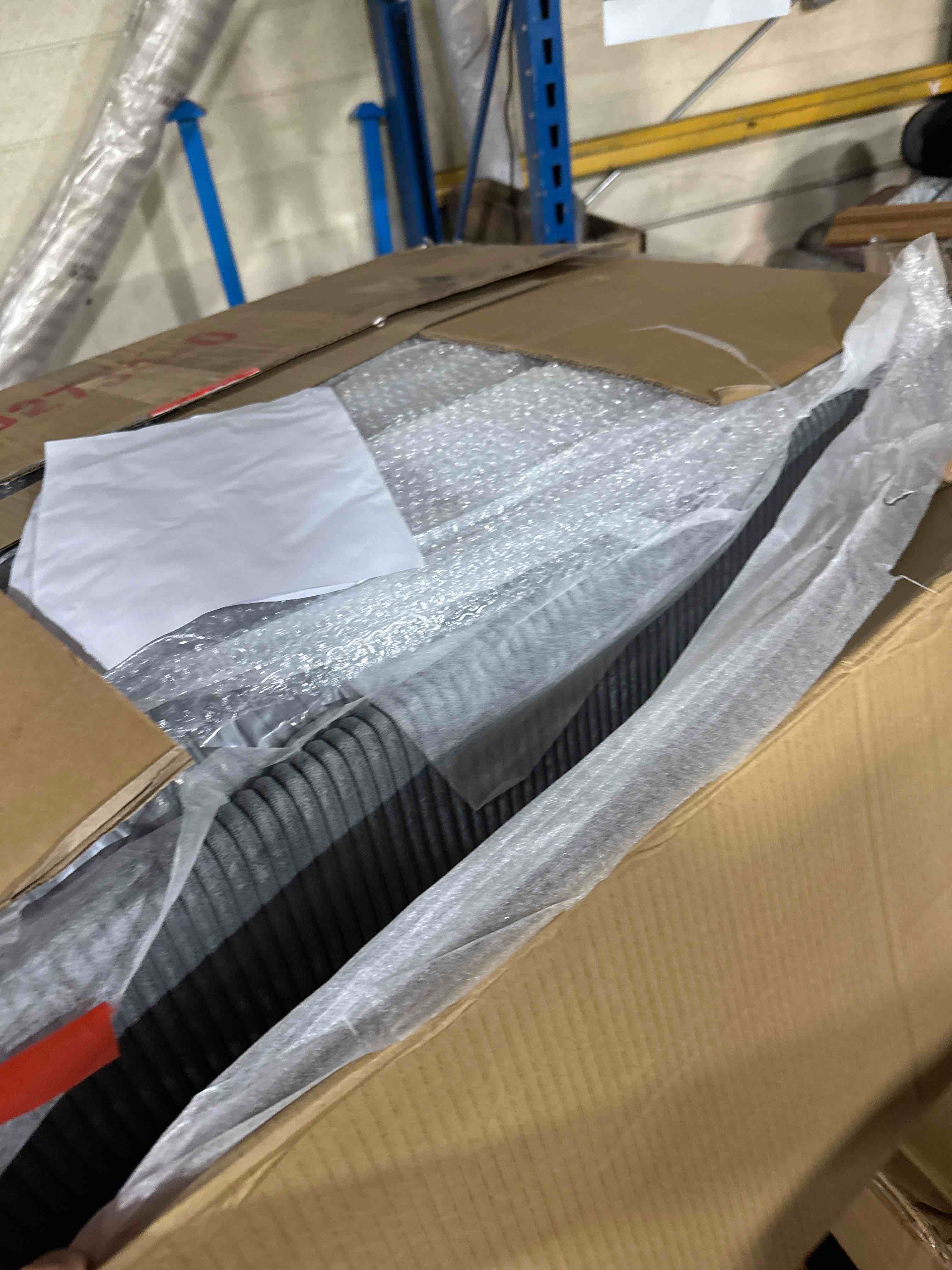 Condition photo showing New/Like New for d2734-0 ottoman 