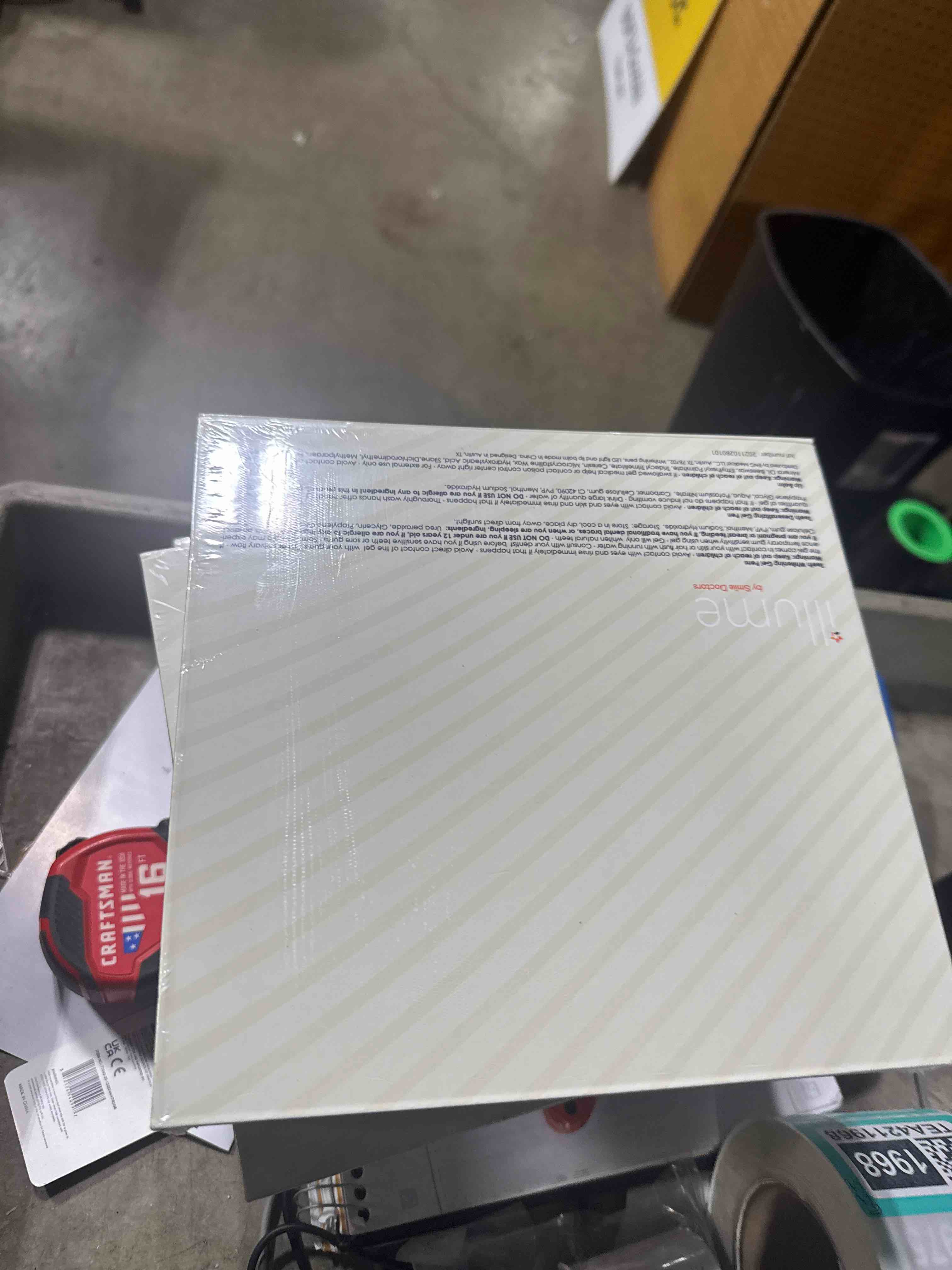 Condition photo showing New/Like New for illume whitening kit