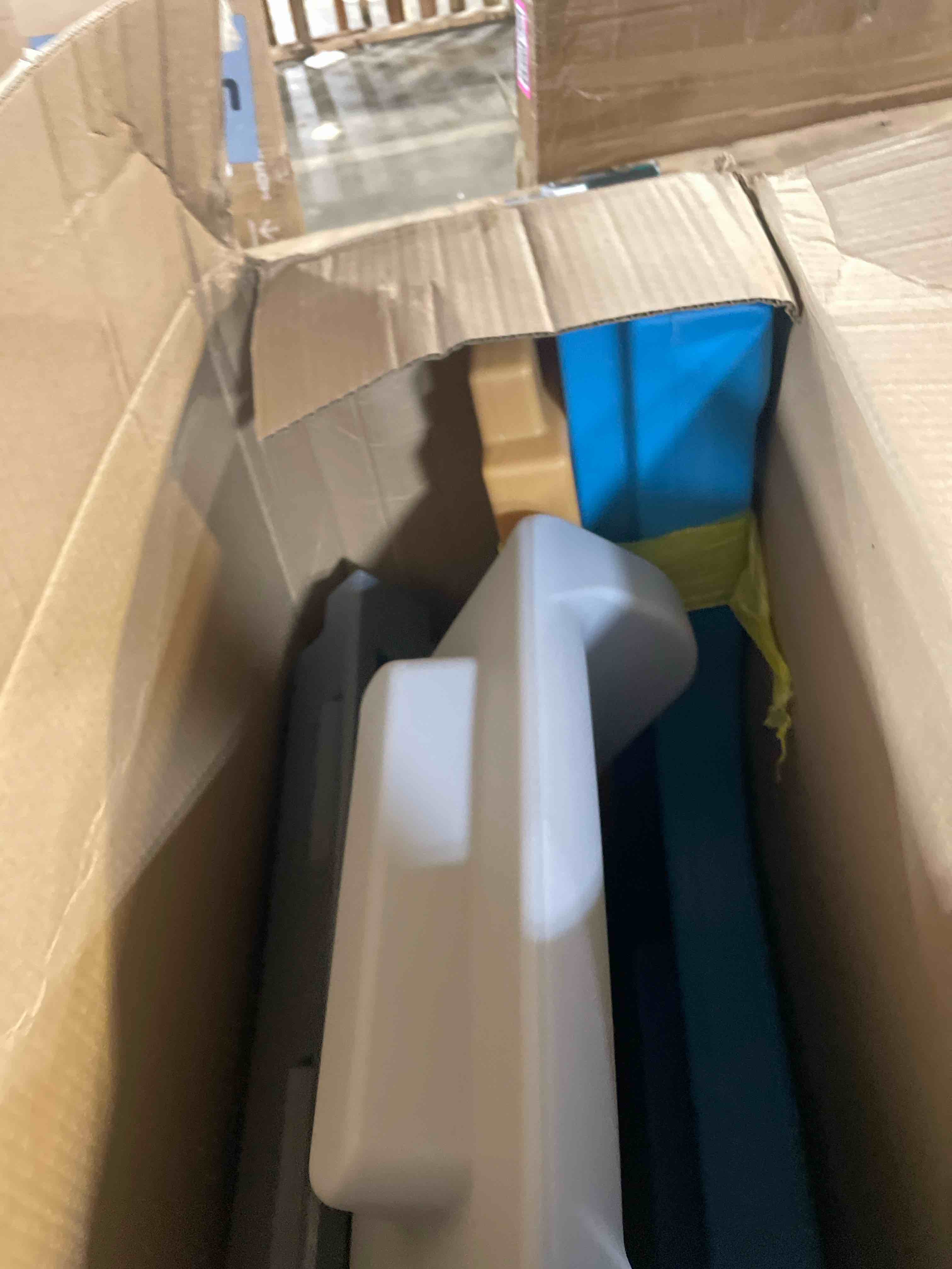 https://s3.amazonaws.com/lotting-images-prod/phillipi/TEA4212007_1777298744604.jpeg