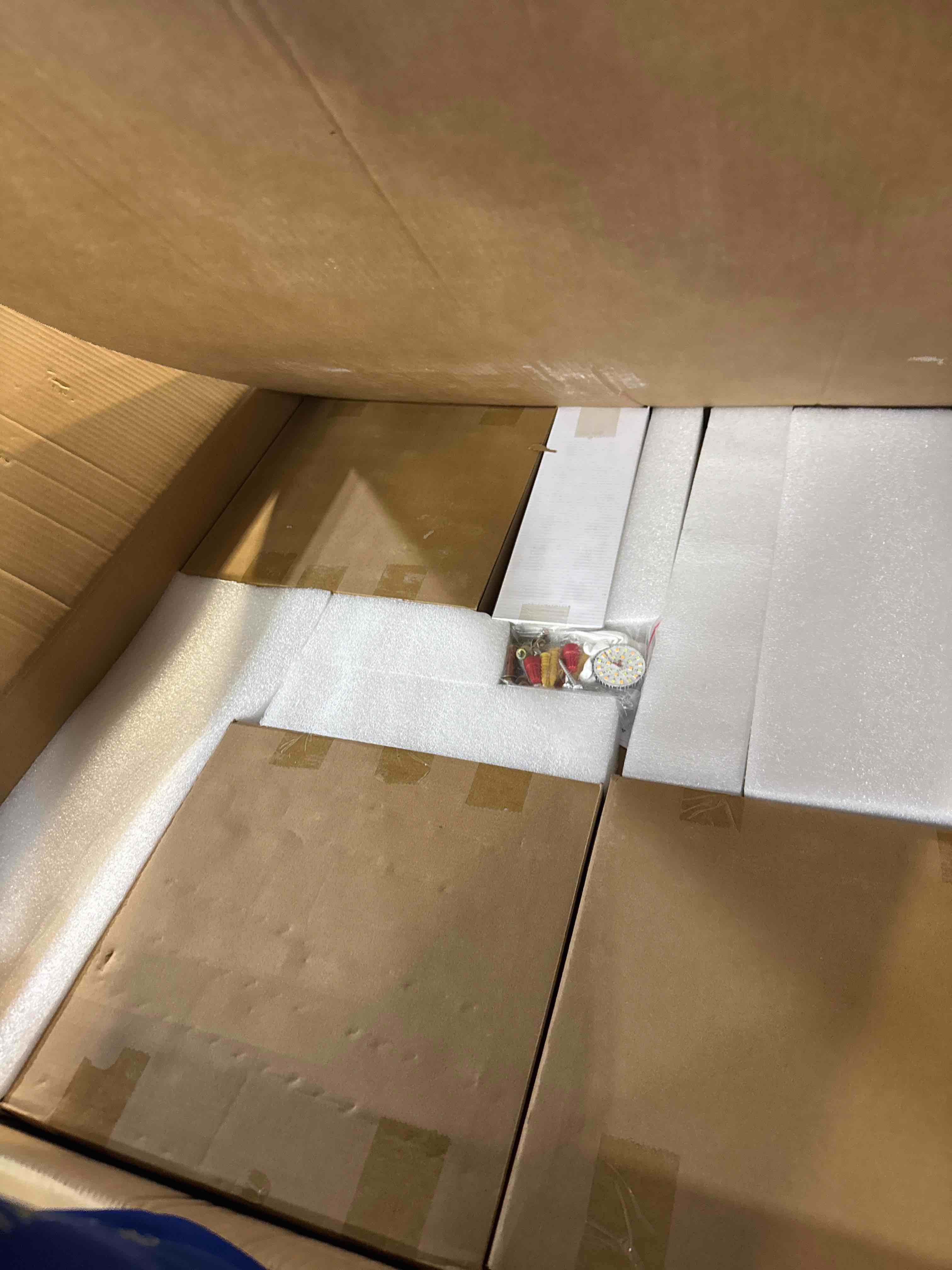 https://s3.amazonaws.com/lotting-images-prod/phillipi/TEA4212026_1777396479454.jpeg