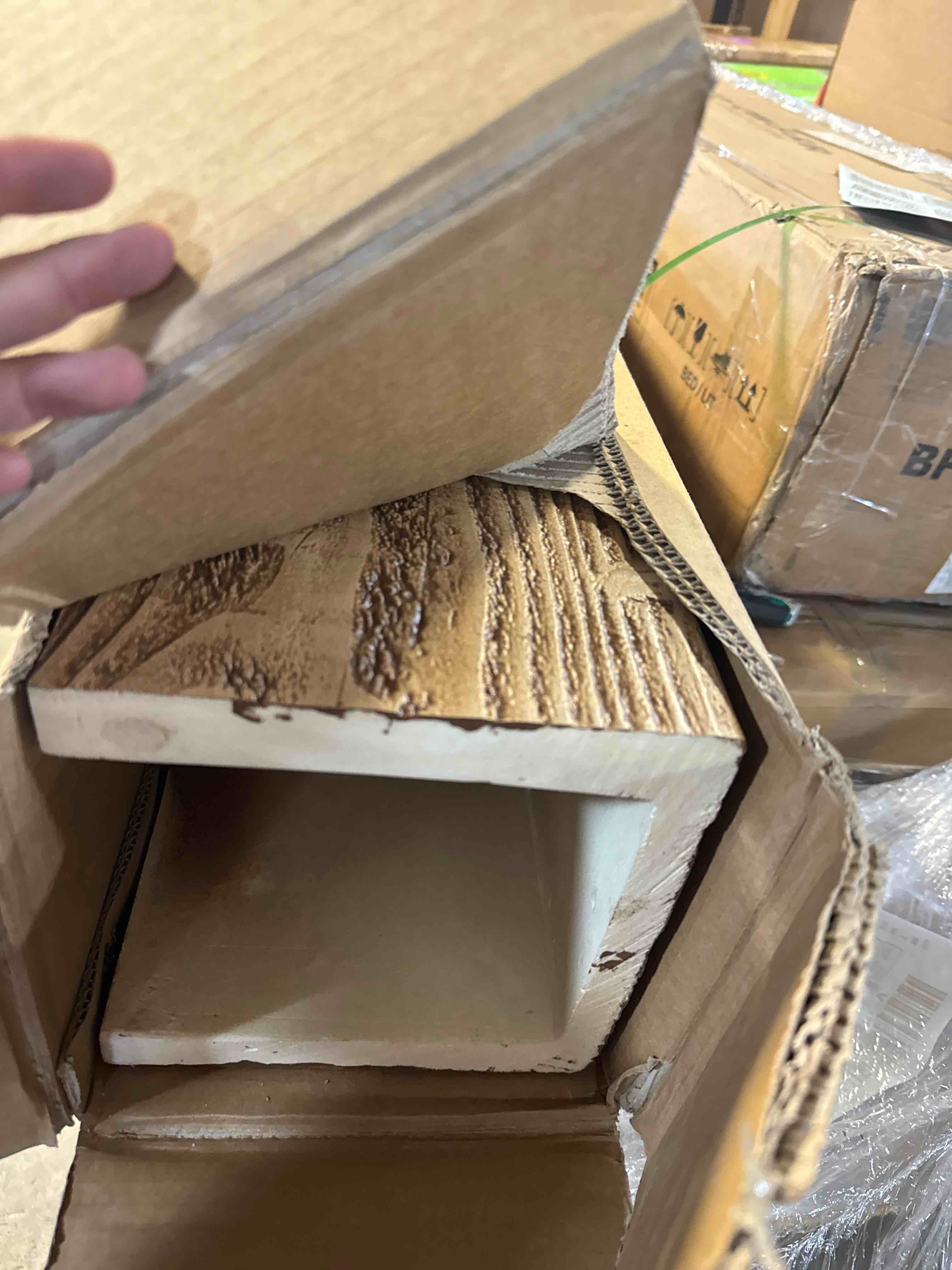 https://s3.amazonaws.com/lotting-images-prod/phillipi/TEA4212032_1777398530472.jpeg