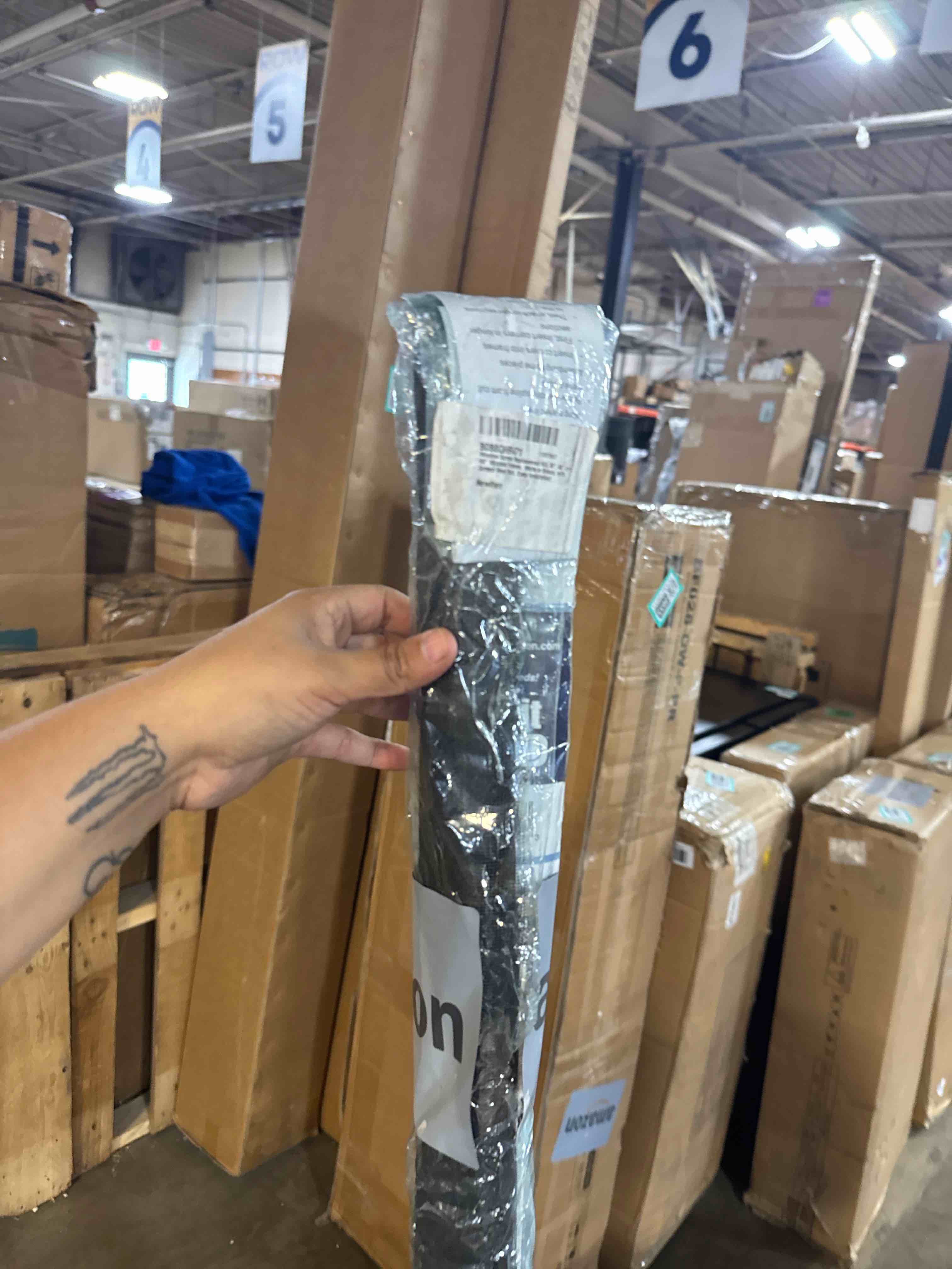 https://s3.amazonaws.com/lotting-images-prod/phillipi/TEA4212034_1777399027362.jpeg