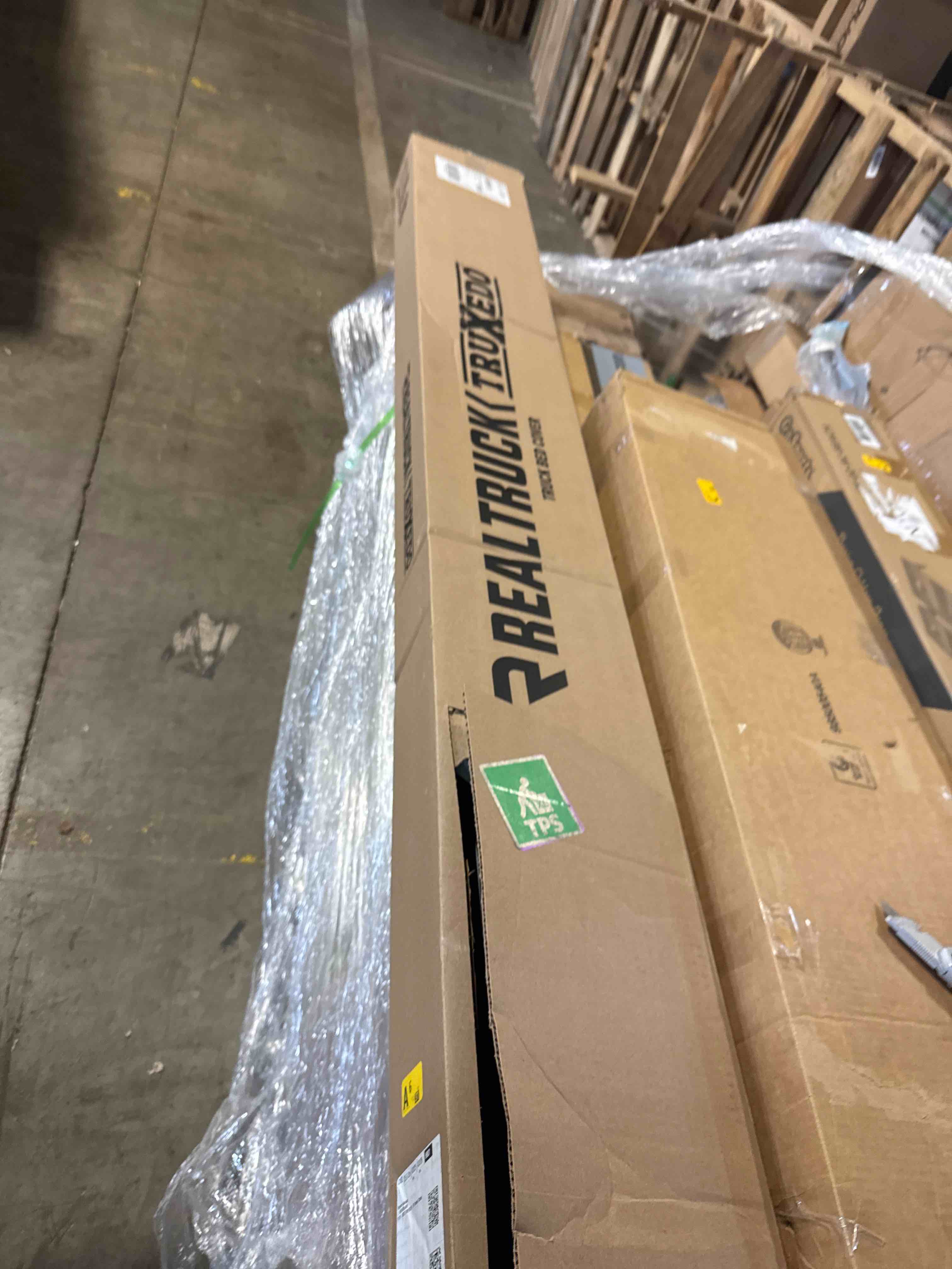 https://s3.amazonaws.com/lotting-images-prod/phillipi/TEA4212036_1777399572633.jpeg