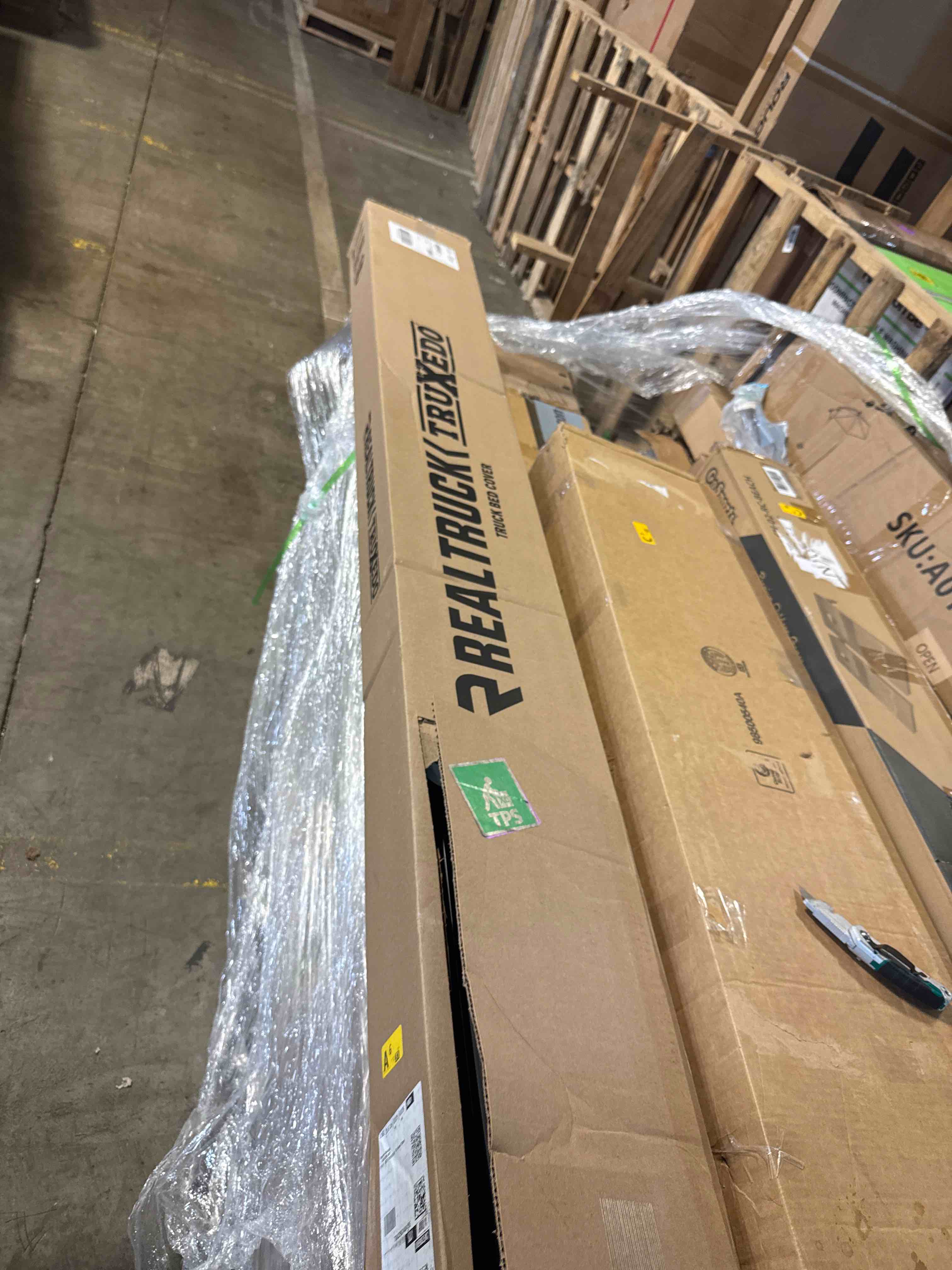 https://s3.amazonaws.com/lotting-images-prod/phillipi/TEA4212036_1777399573549.jpeg