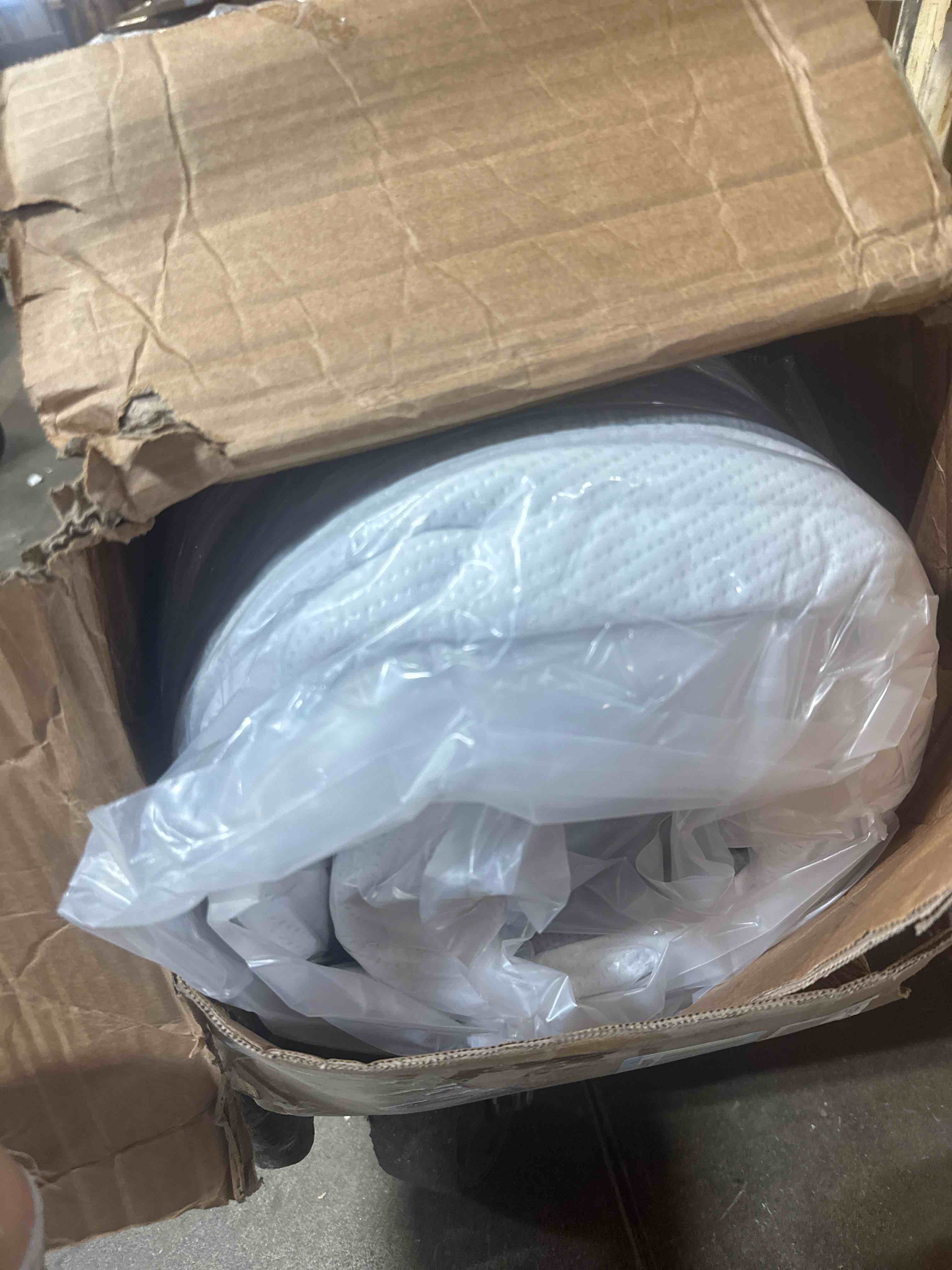 https://s3.amazonaws.com/lotting-images-prod/phillipi/TEA4212048_1777401649181.jpeg