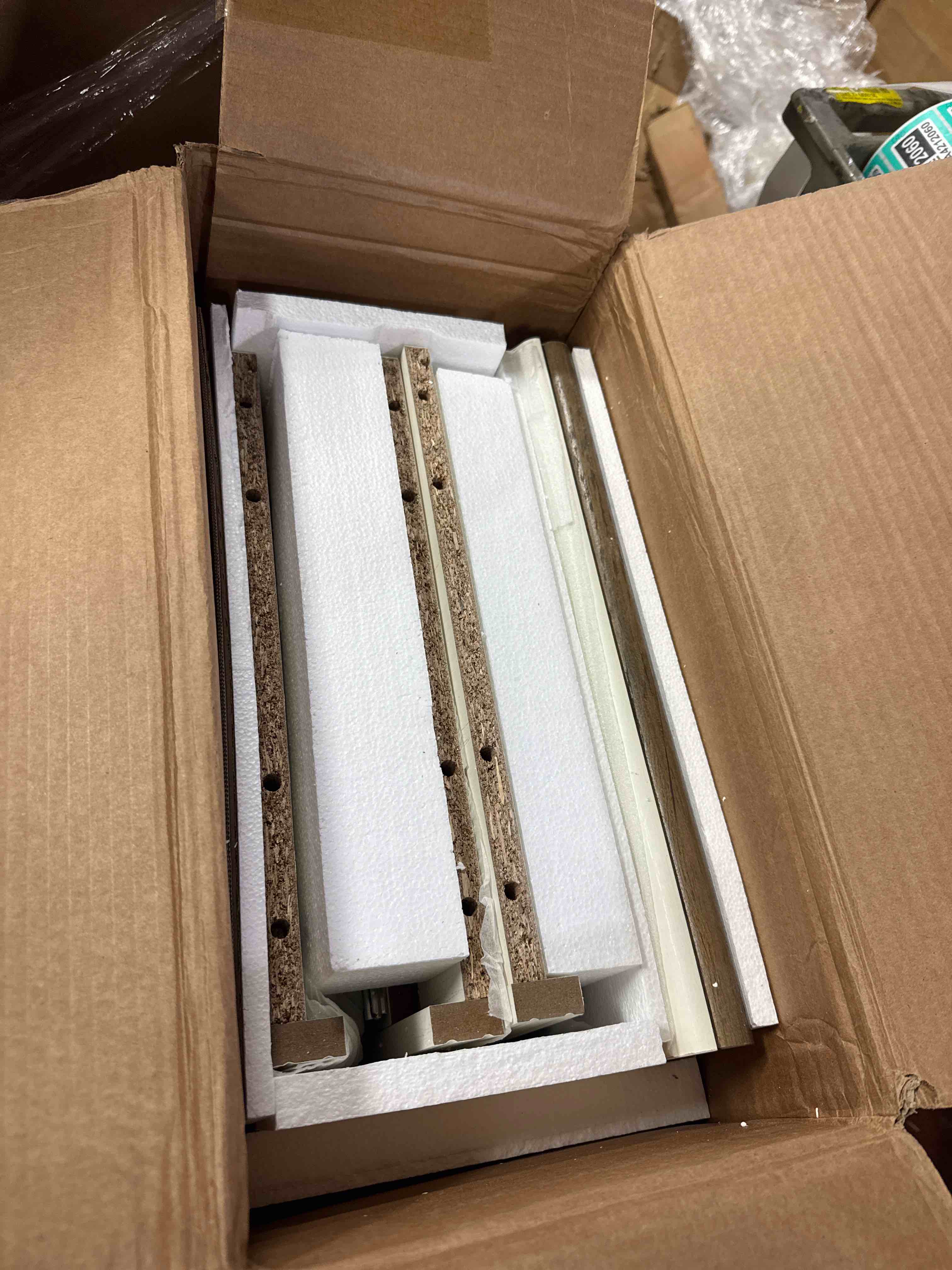 https://s3.amazonaws.com/lotting-images-prod/phillipi/TEA4212055_1777913286555.jpeg