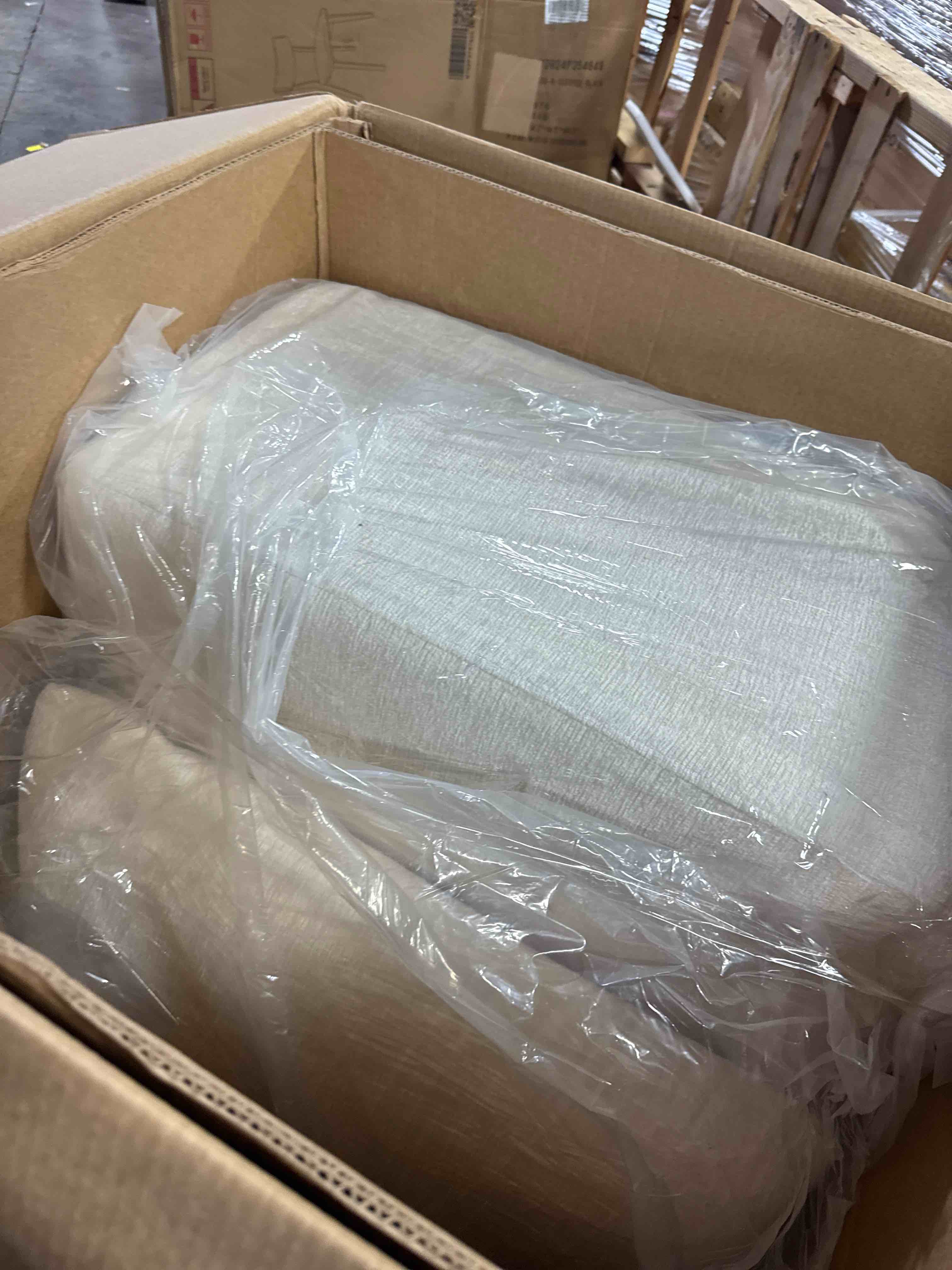 https://s3.amazonaws.com/lotting-images-prod/phillipi/TEA4212059_1777914467443.jpeg
