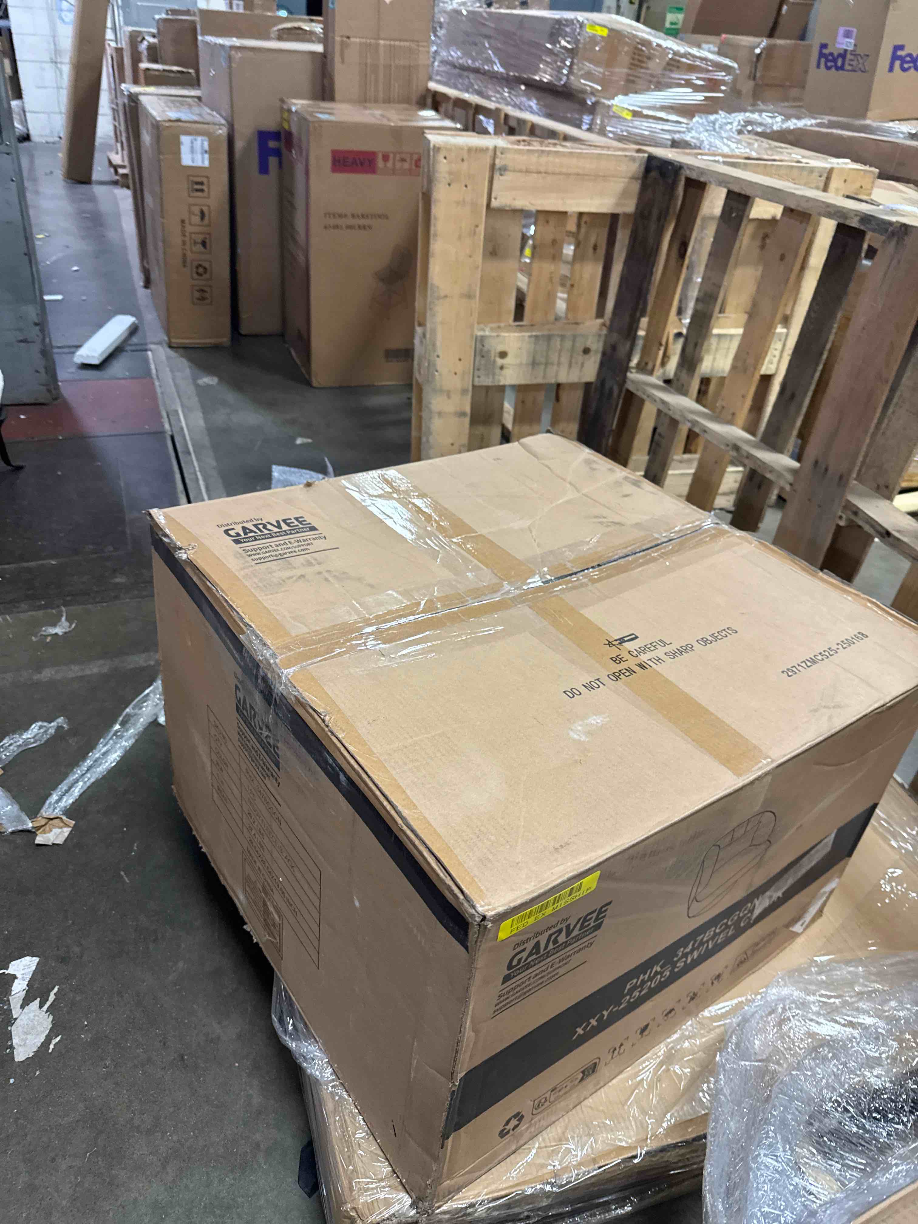https://s3.amazonaws.com/lotting-images-prod/phillipi/TEA4212063_1777915583747.jpeg