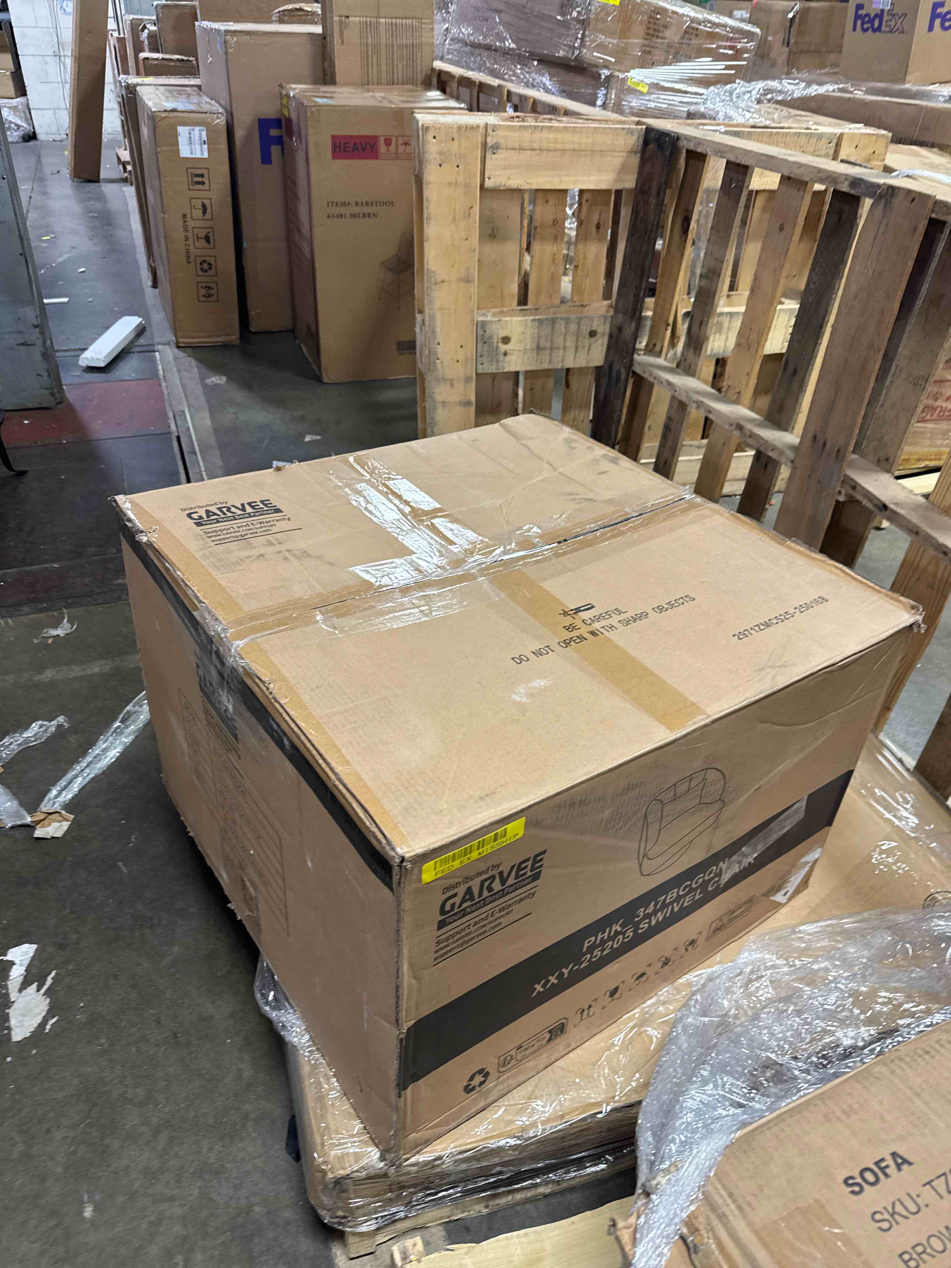 https://s3.amazonaws.com/lotting-images-prod/phillipi/TEA4212063_1777915584816.jpeg