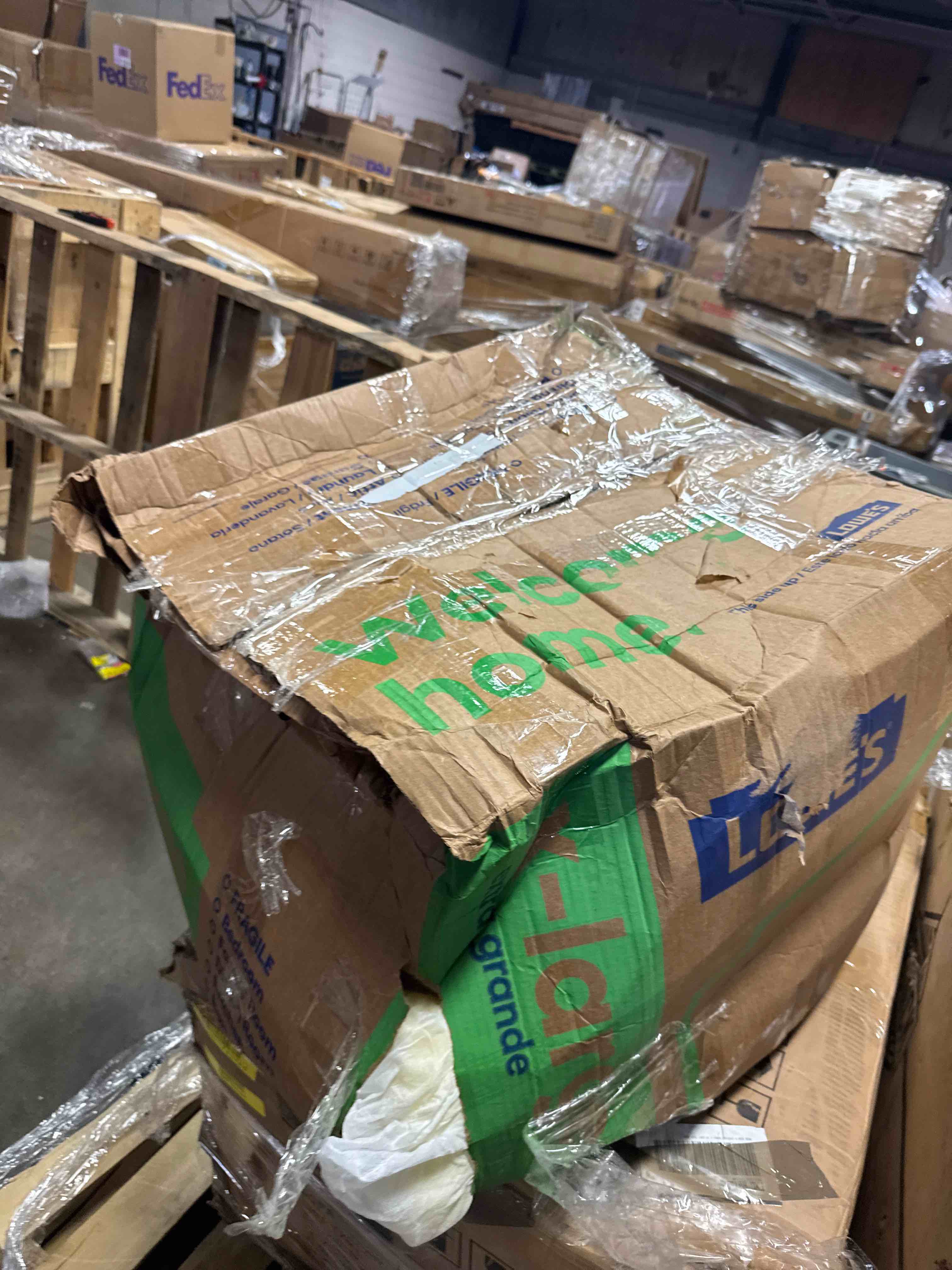 https://s3.amazonaws.com/lotting-images-prod/phillipi/TEA4212065_1777916205246.jpeg