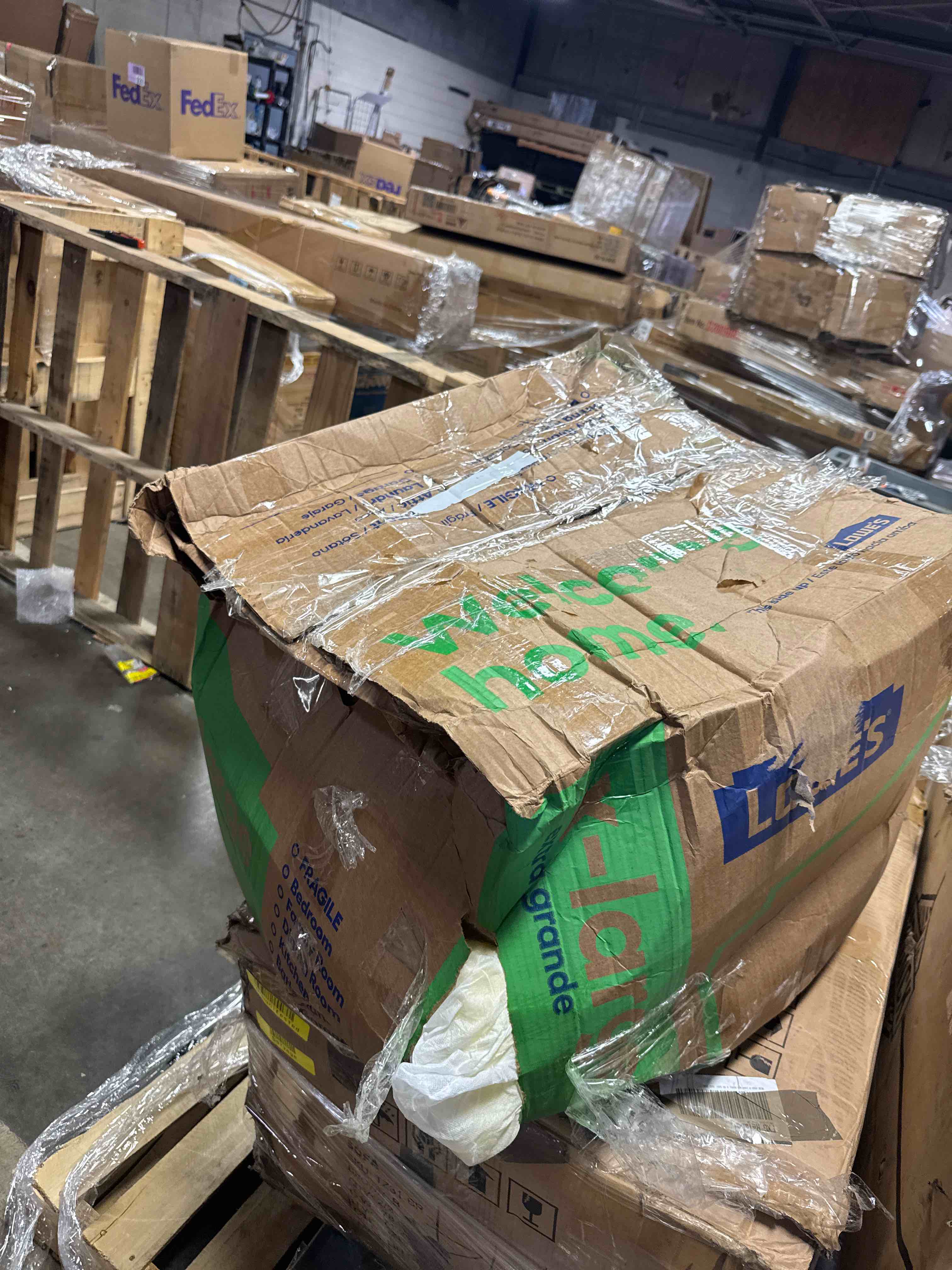 https://s3.amazonaws.com/lotting-images-prod/phillipi/TEA4212065_1777916206323.jpeg
