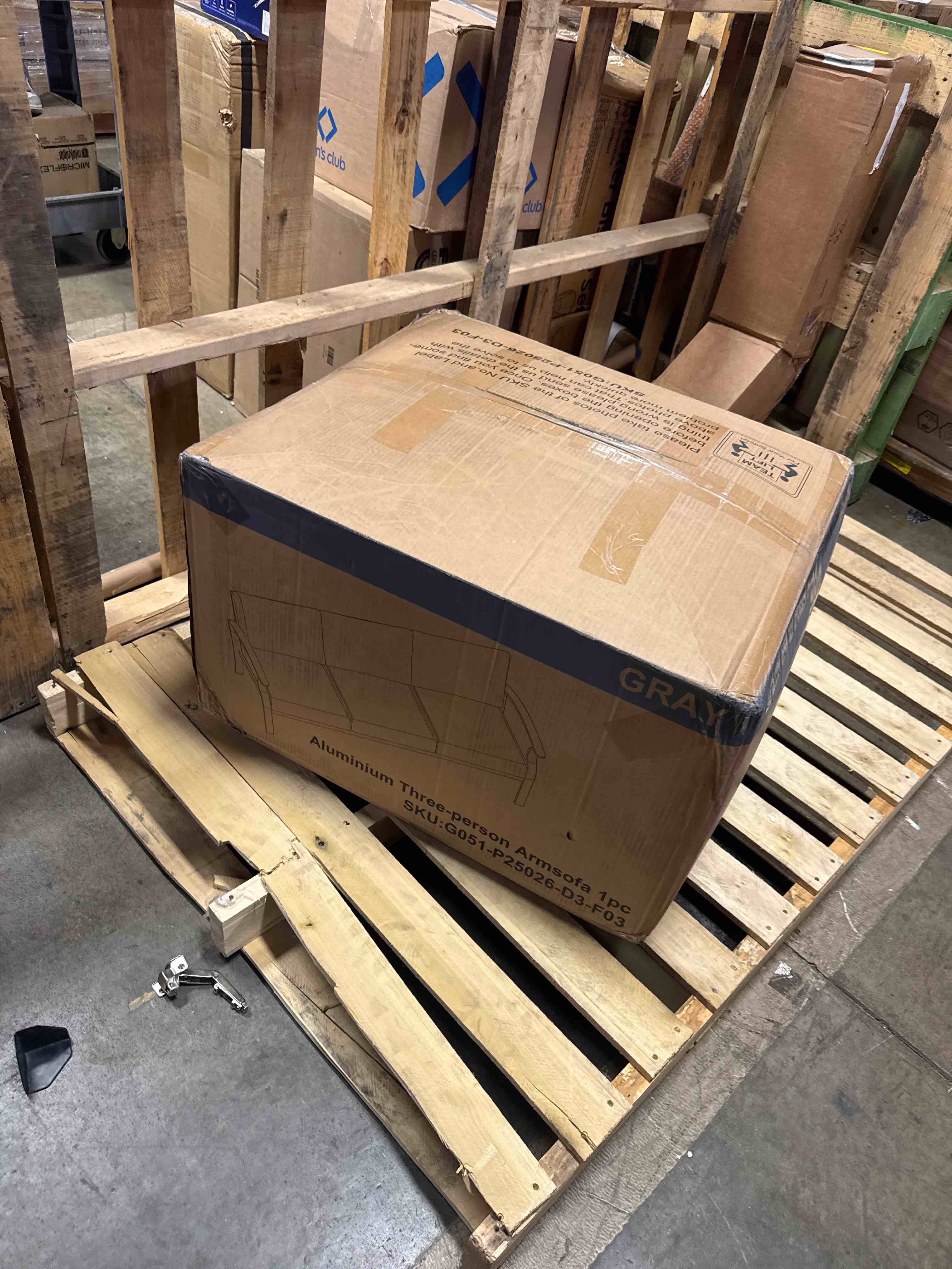 https://s3.amazonaws.com/lotting-images-prod/phillipi/TEA4212069_1777917448265.jpeg