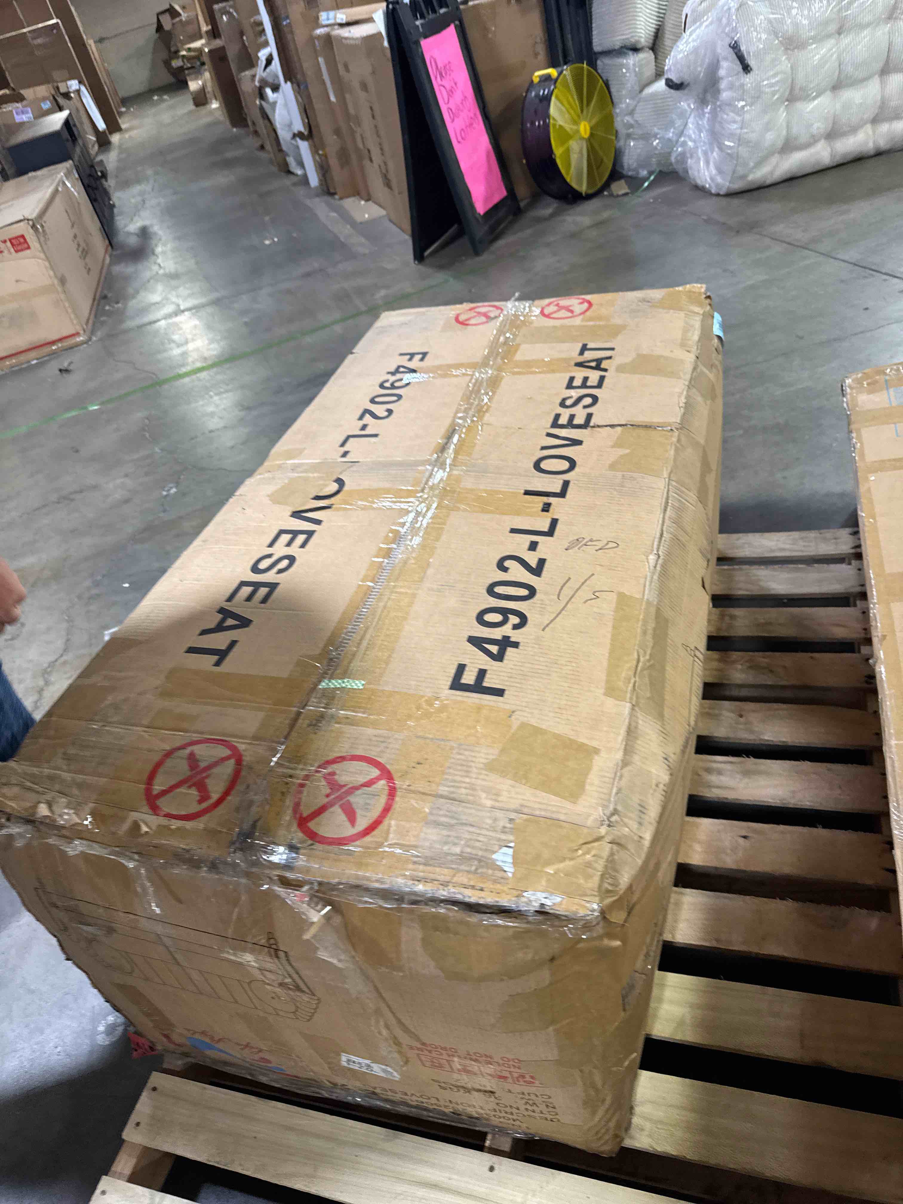 https://s3.amazonaws.com/lotting-images-prod/phillipi/TEA4212091_1778089449117.jpeg