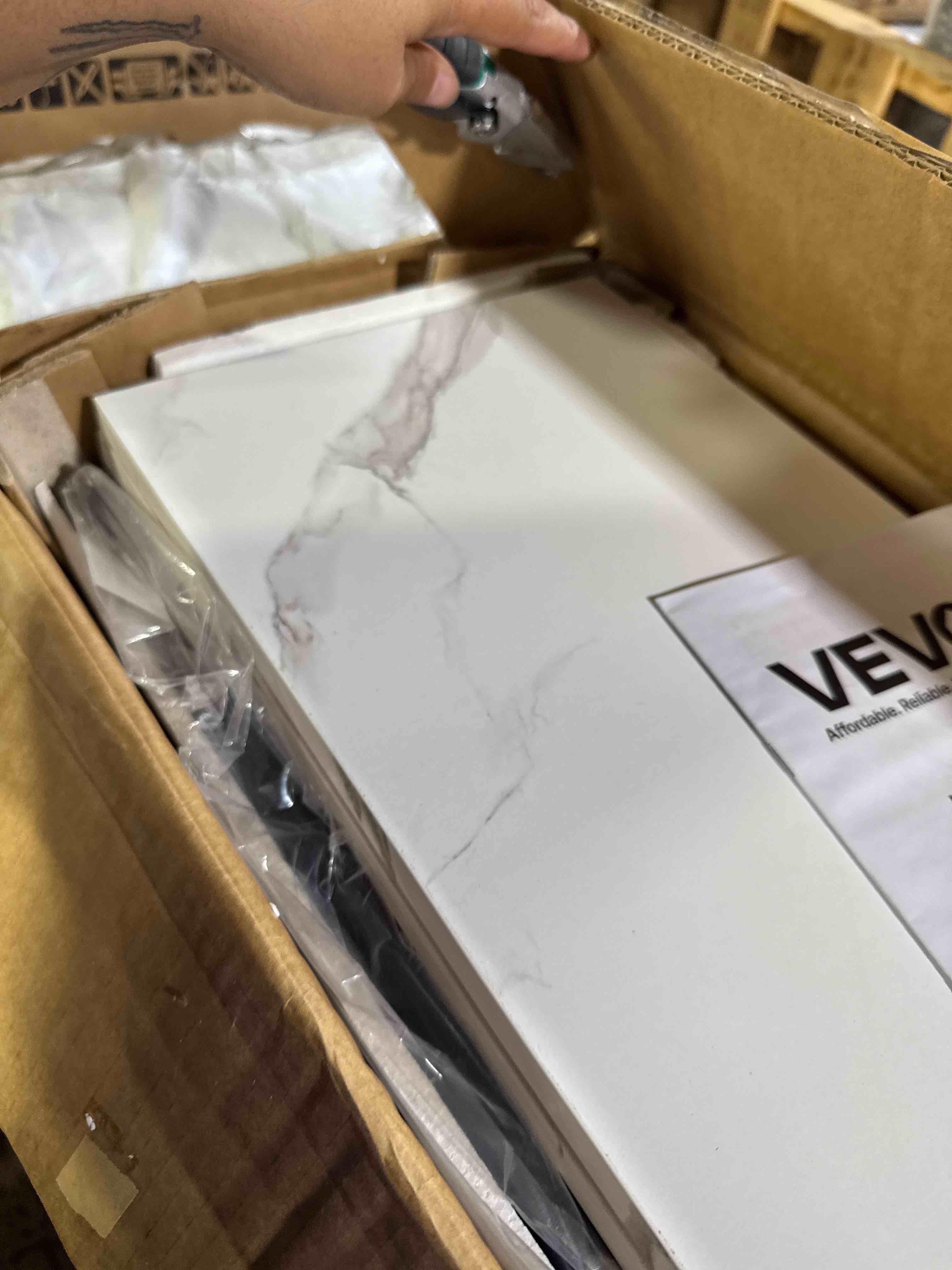 https://s3.amazonaws.com/lotting-images-prod/phillipi/TEA4212103_1778092639503.jpeg
