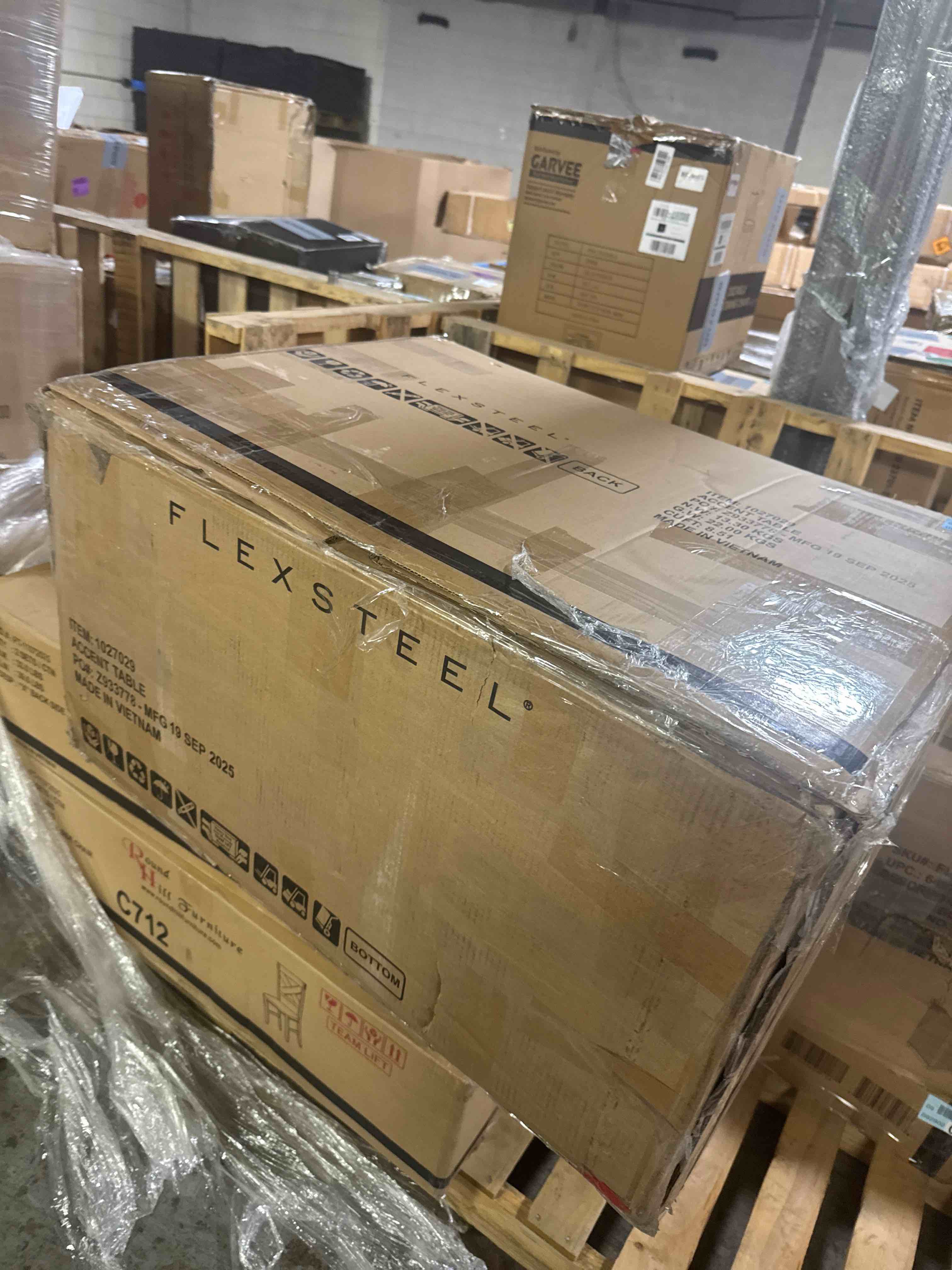 https://s3.amazonaws.com/lotting-images-prod/phillipi/TEA4212106_1778093747942.jpeg