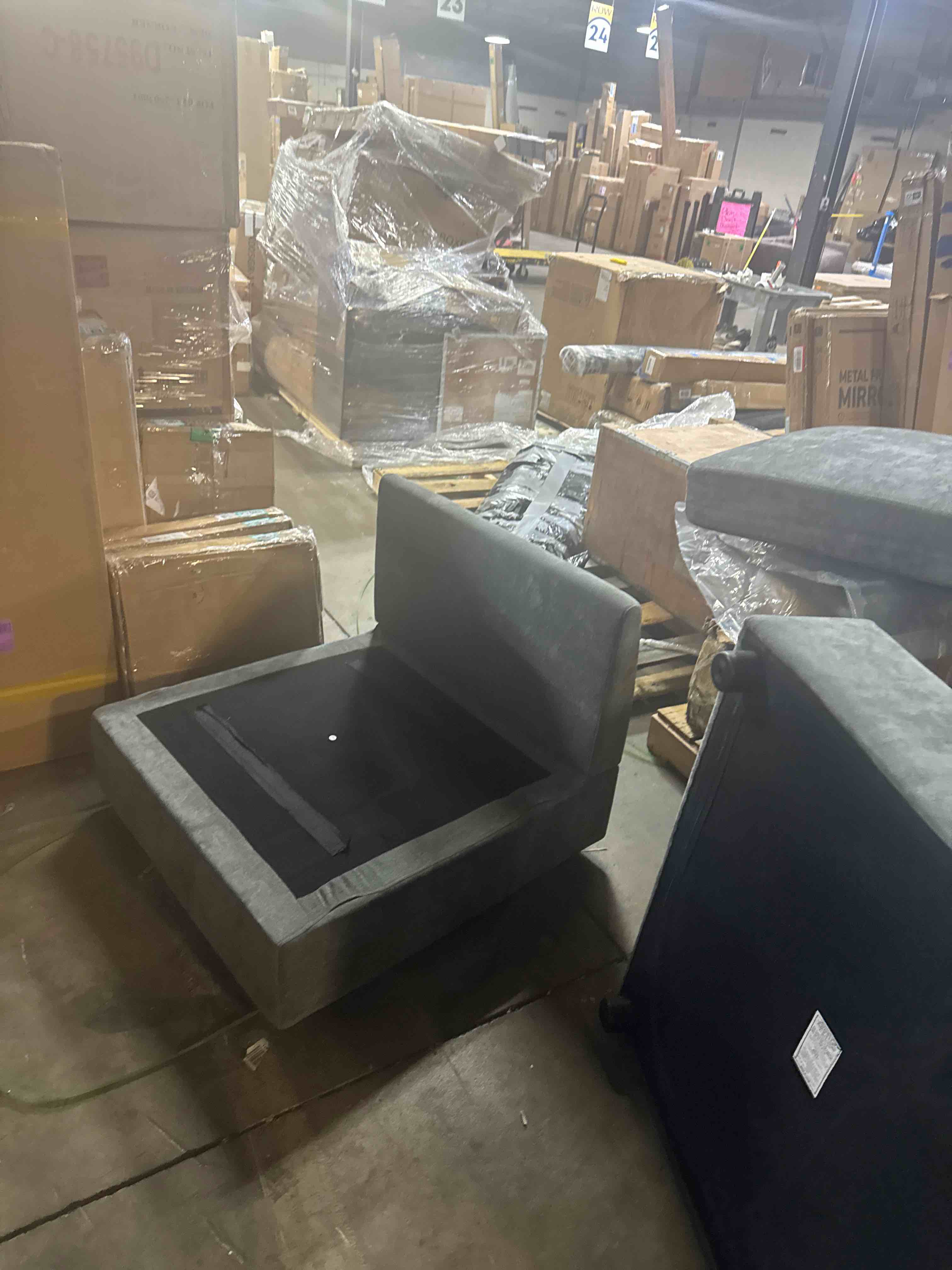 https://s3.amazonaws.com/lotting-images-prod/phillipi/TEA4212140_1778604524402.jpeg
