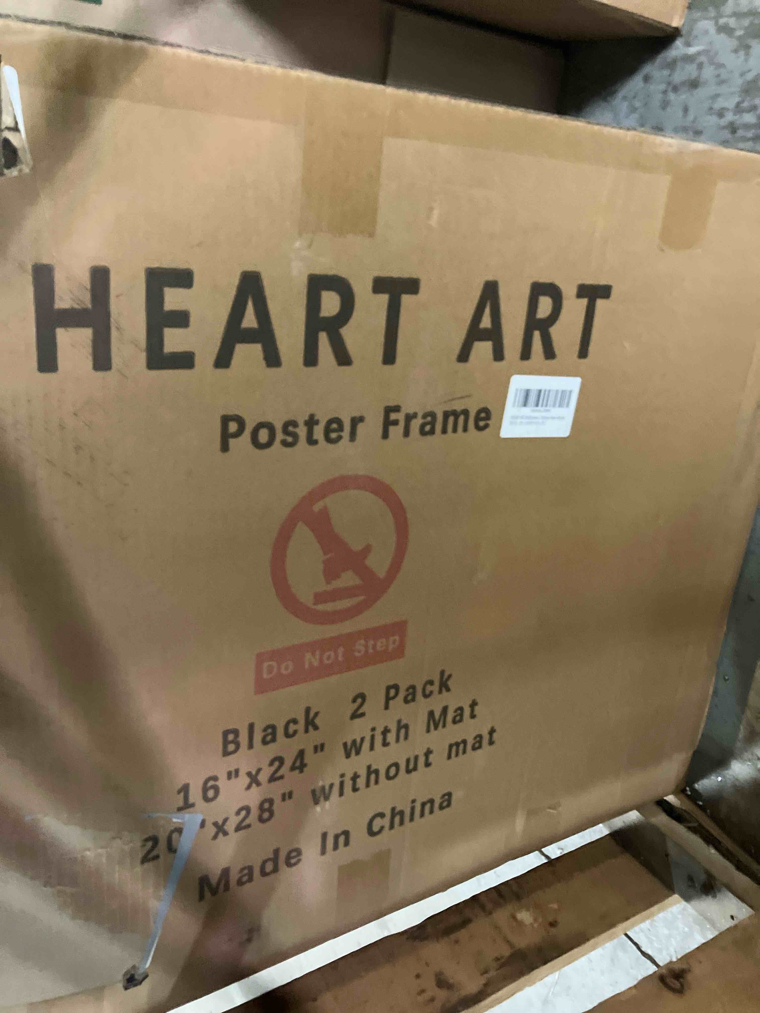 Condition photo showing New/Like New for HEART ART 20x28 Picture Frame with Mat, Black Poster Frame, Display Pictures 16x24 with Mat or 20 x 28 Without Mat,20x28 Frame for Wall Mounting,2 Pack