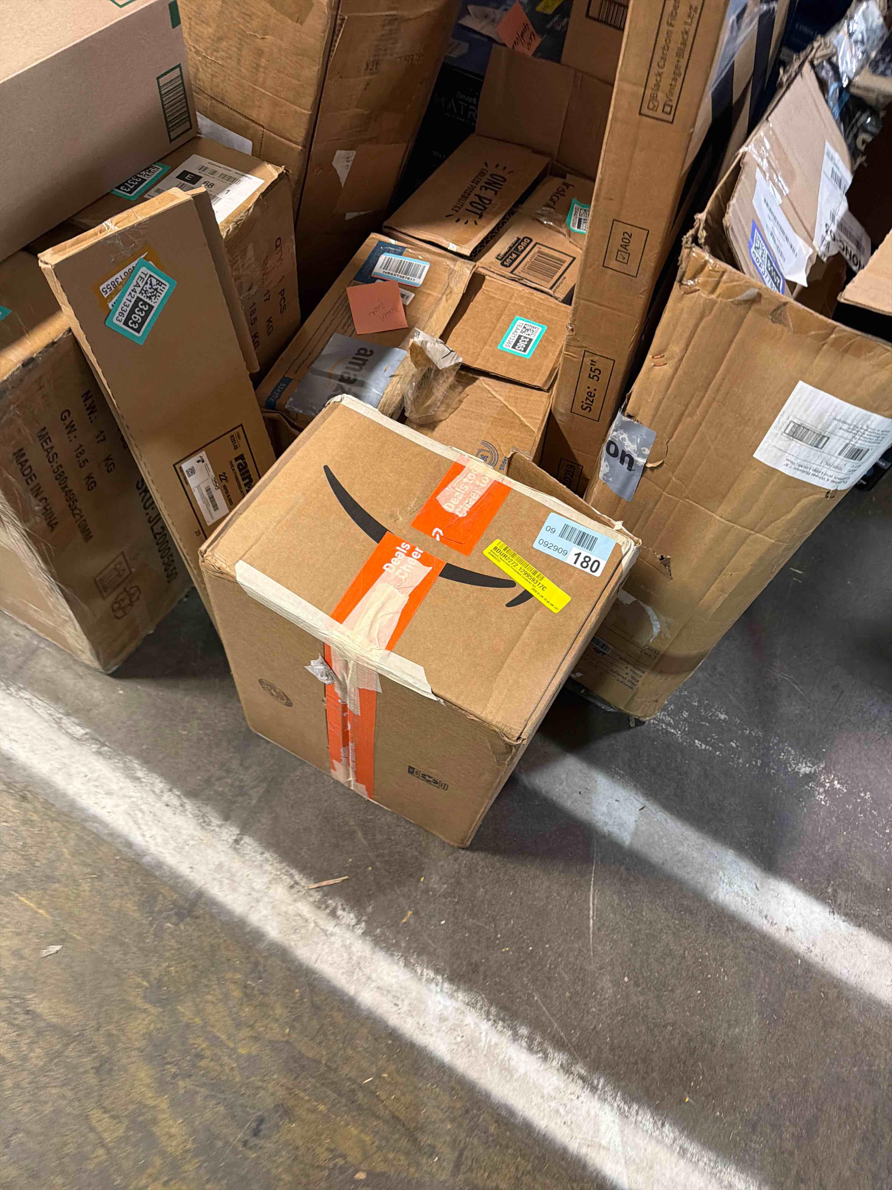 Condition photo showing Good Condition for Bedsure Queen Size Comforter Set, Beige Soft Prewashed Bedding for All Seasons, 3 Pieces GentleSoft™ Warm Down Alternative Bed Set, 1 Lightweight Comforter (90"x90") and 2 Pillowcases (20"x26")